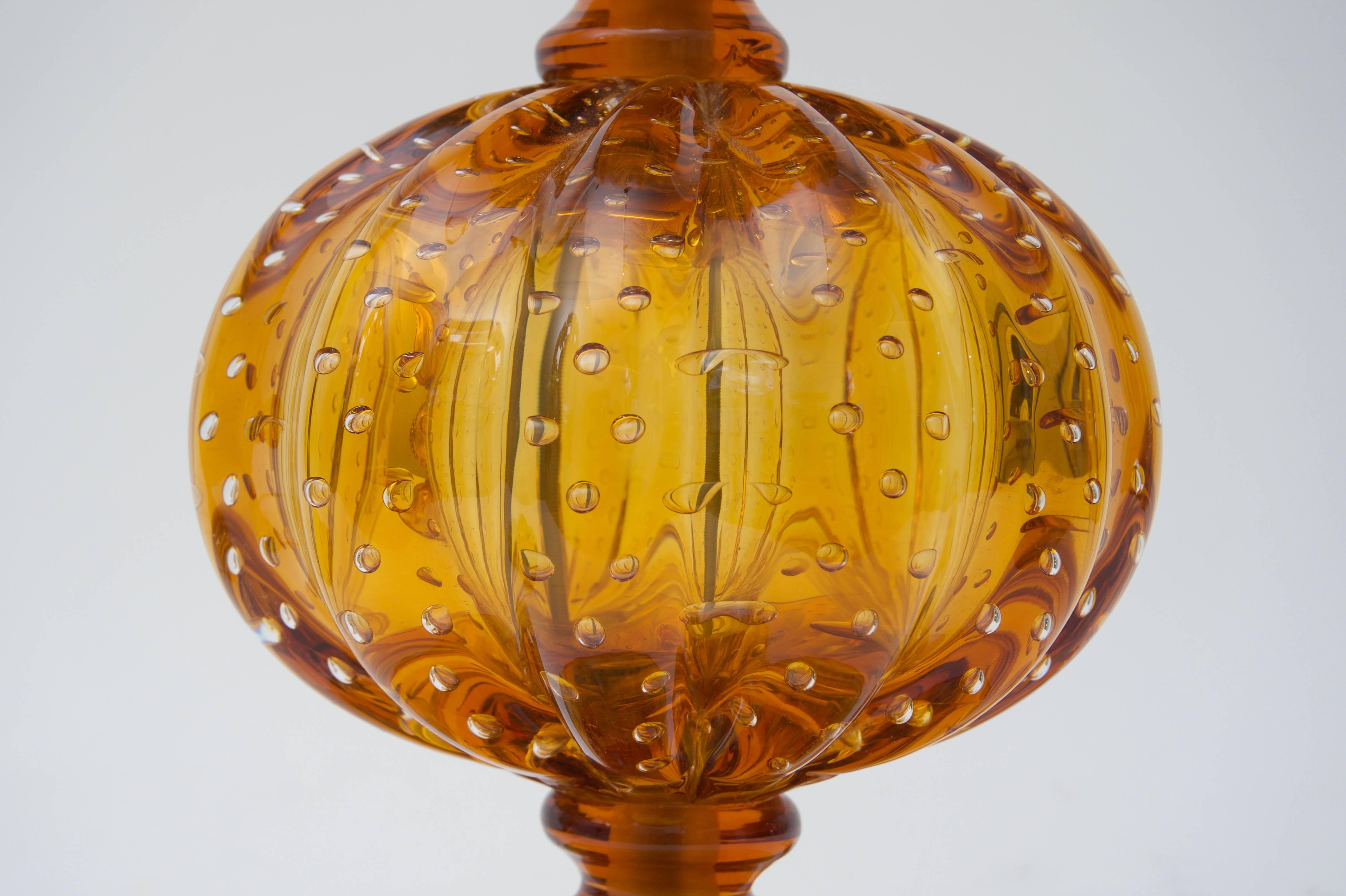 italien Paire de lampes de bureau en verre de Murano de couleur ambre doré  en vente