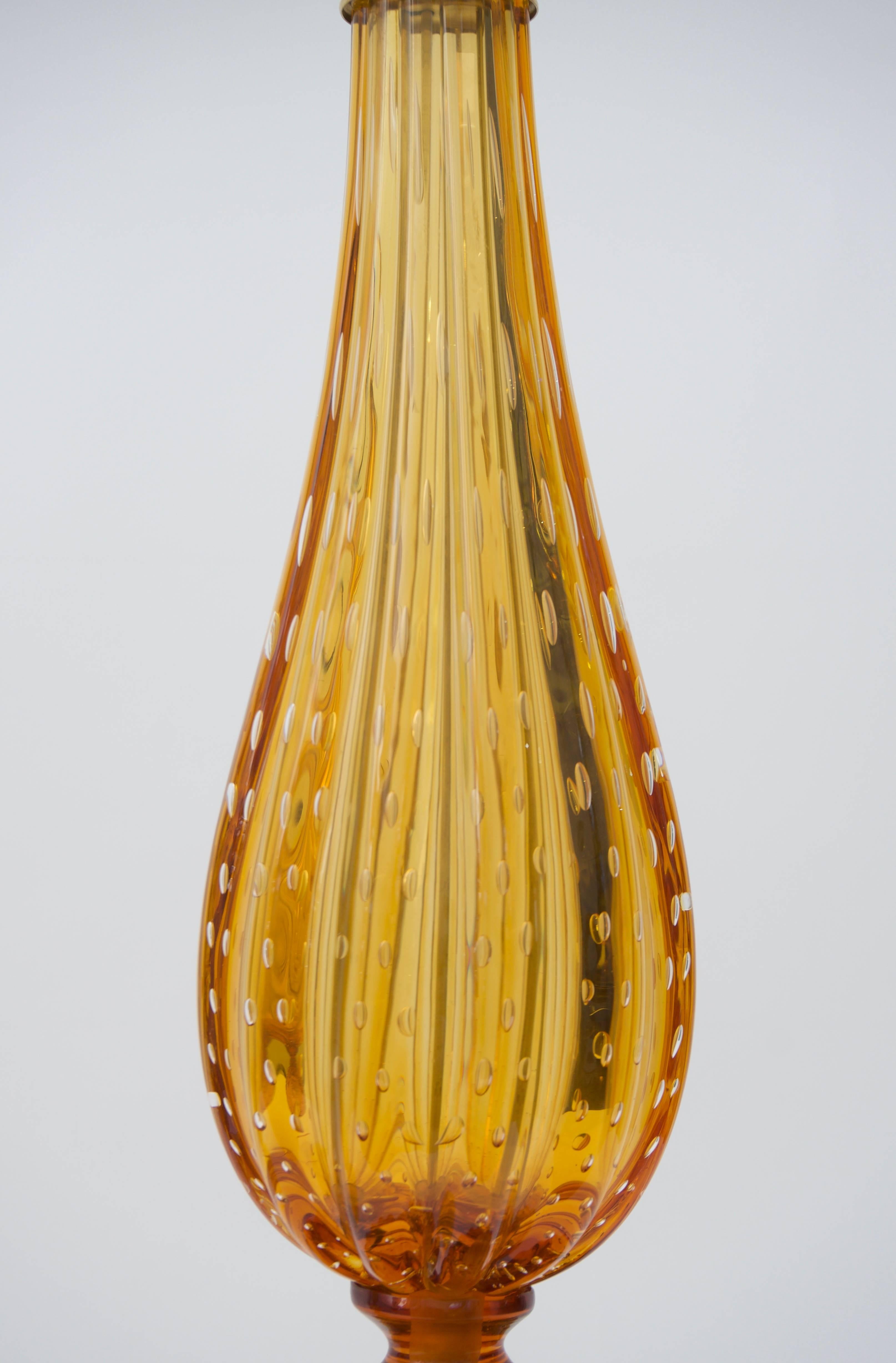 20ième siècle Paire de lampes de bureau en verre de Murano de couleur ambre doré  en vente