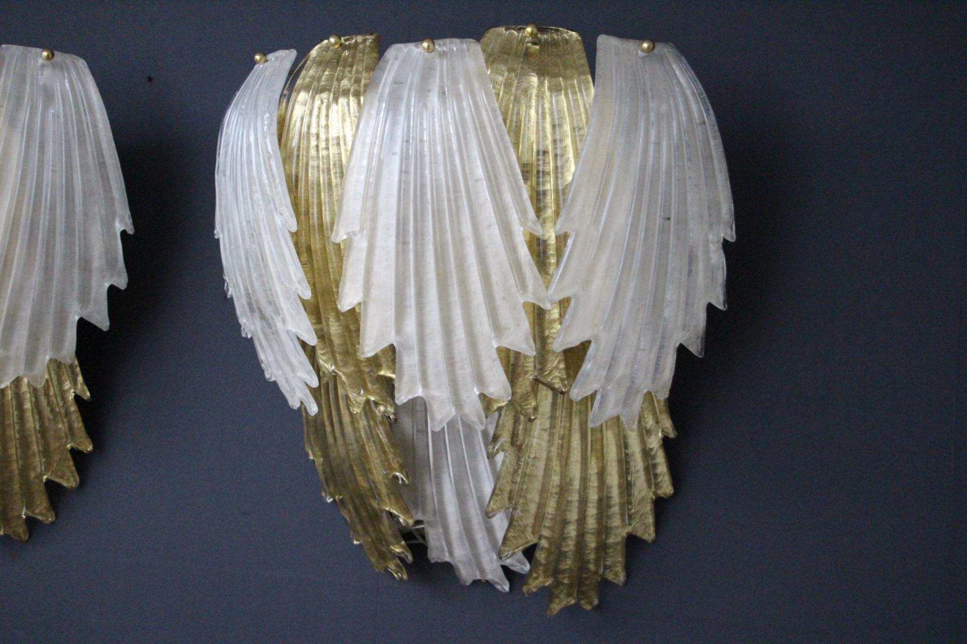 Pair of Golden and White Murano Glass Sconces in Leaves Shape For Sale 3