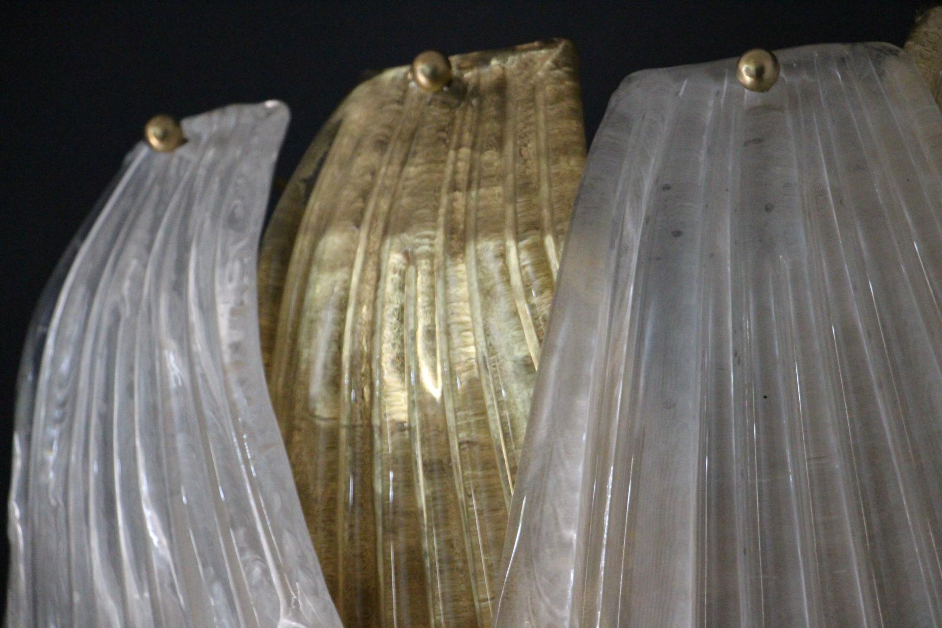Paire d'appliques en verre de Murano doré et blanc en forme de feuilles en vente 7