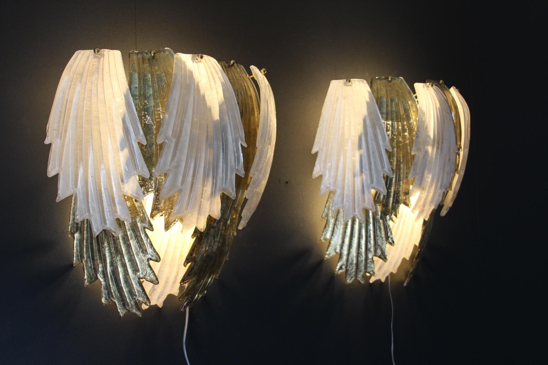 Art Deco Pair of Golden and White Murano Glass Sconces in Leaves Shape For Sale