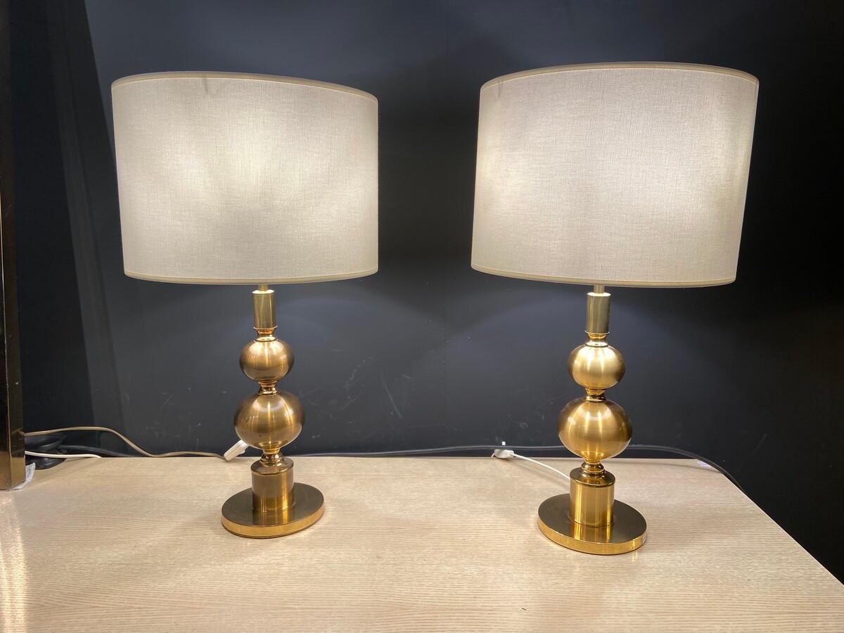 Mid-Century Modern Paire de lampes à boules dorées par Boulanger en vente