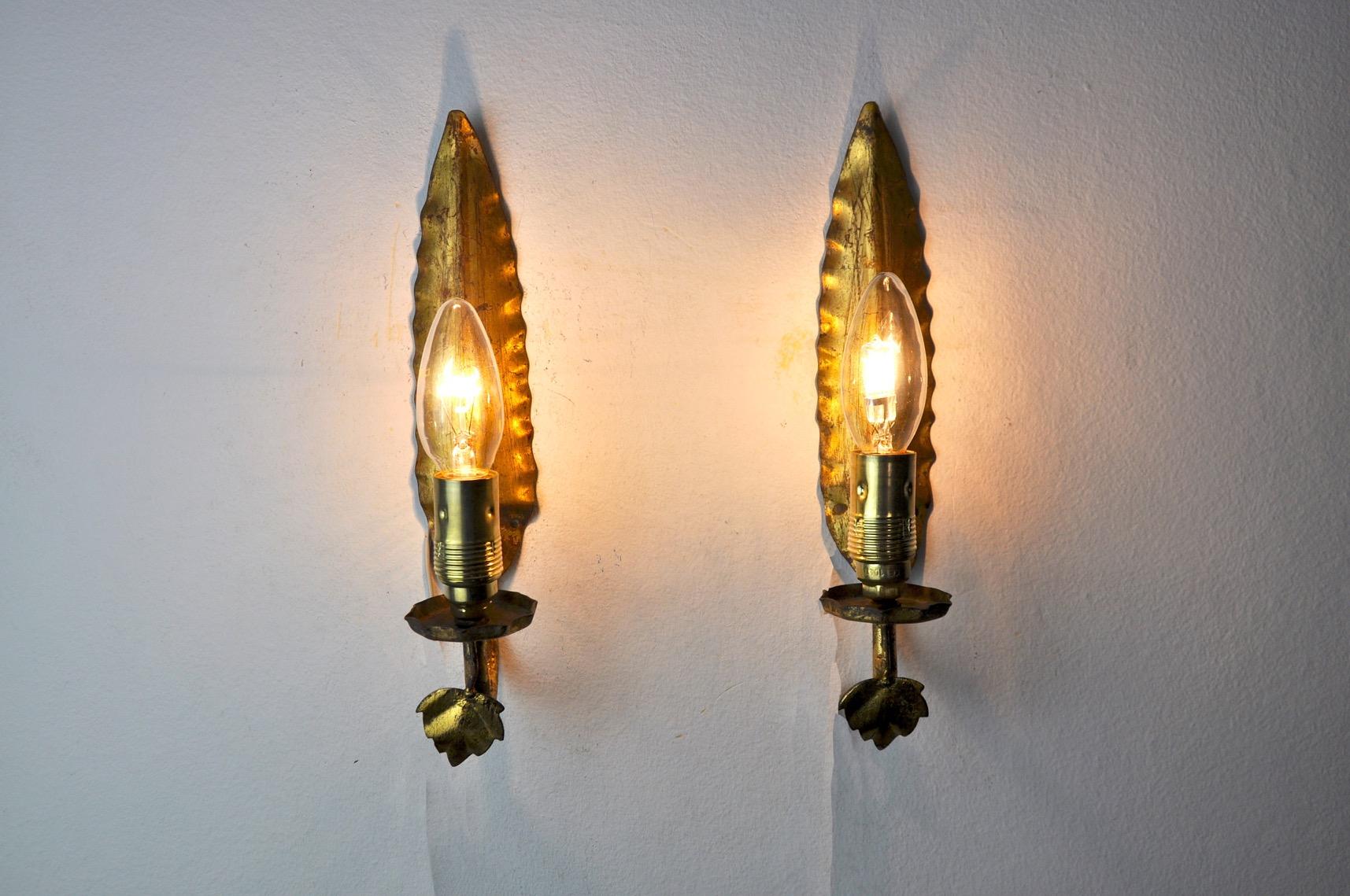 Pair of Golden Floral Sconces by Ferro Arte, Spain, 1960 In Good Condition In BARCELONA, ES