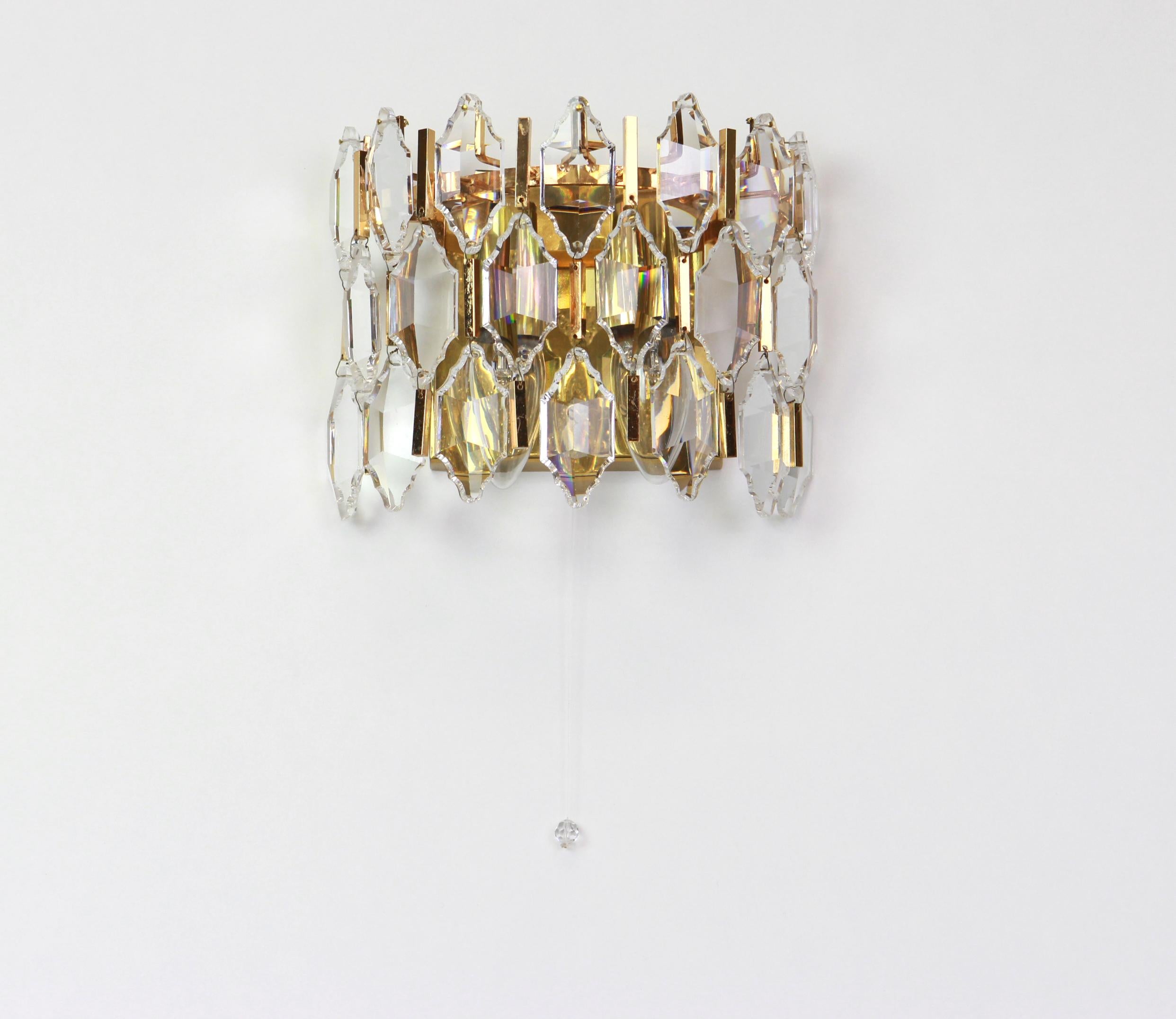 Mid-Century Modern Pair of Golden Gilded Brass and Crystal Sconces by Palwa, Germany, 1970s For Sale