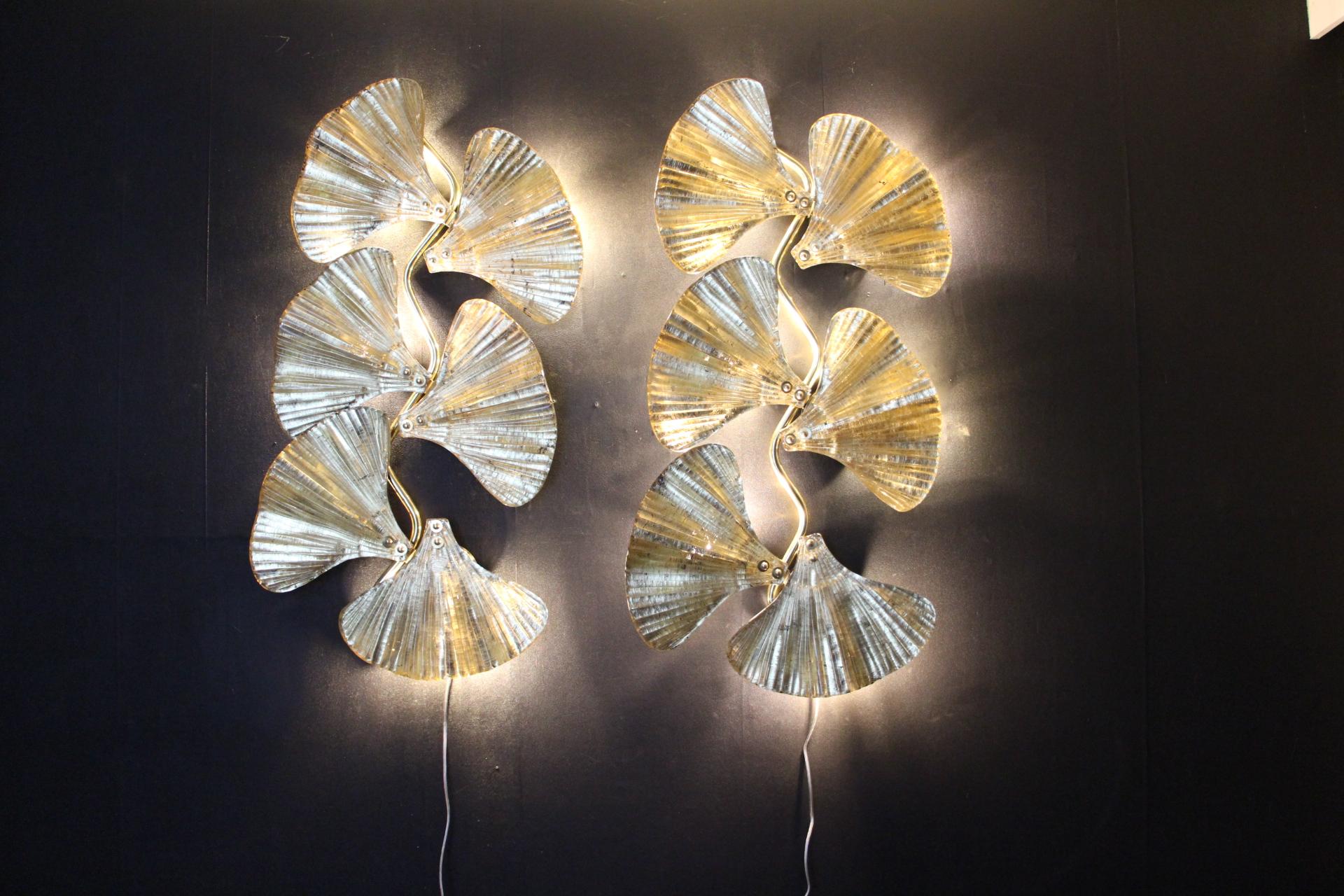 Pair of Golden Gingko Sconces in Murano Glass in Tommaso Barbi Style, Wall Lights For Sale 6