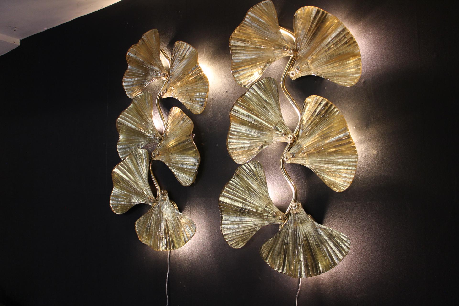 Pair of Golden Gingko Sconces in Murano Glass in Tommaso Barbi Style, Wall Lights For Sale 7