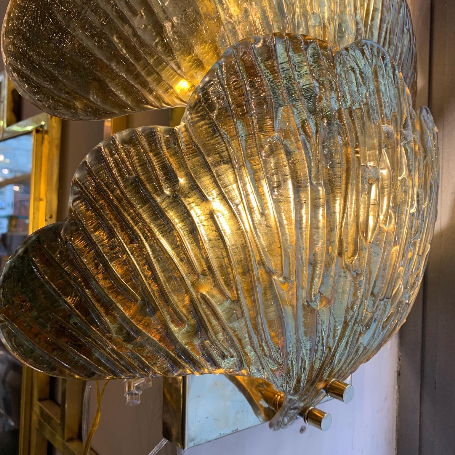 Pair of Golden Murano Glass Mirrored Ginkgo Leaf Sconces, Brass Structure, 1950s 6