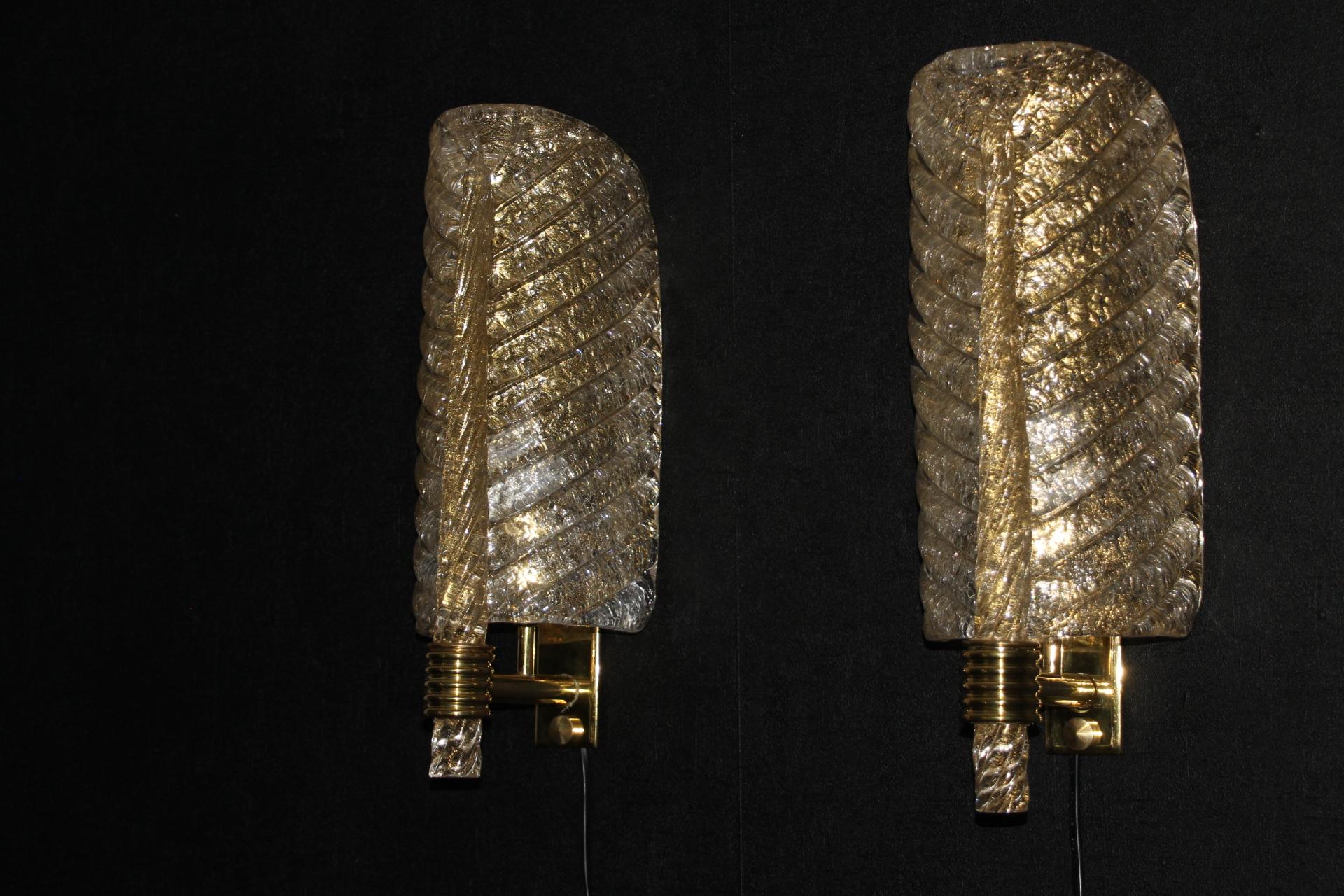Pair of Golden Murano Glass Sconces, Leaf Shape Wall Lights, Barovier Style In Excellent Condition For Sale In Saint-Ouen, FR