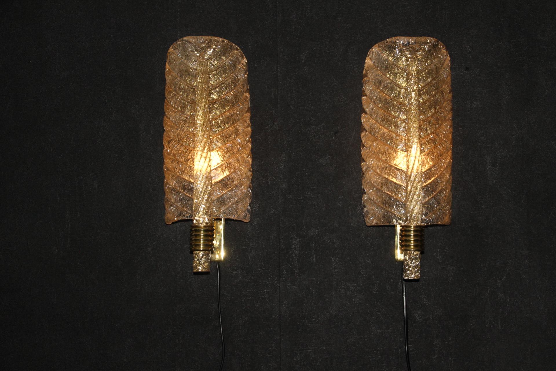 Contemporary Pair of Golden Murano Glass Sconces, Leaf Shape Wall Lights, Barovier Style For Sale