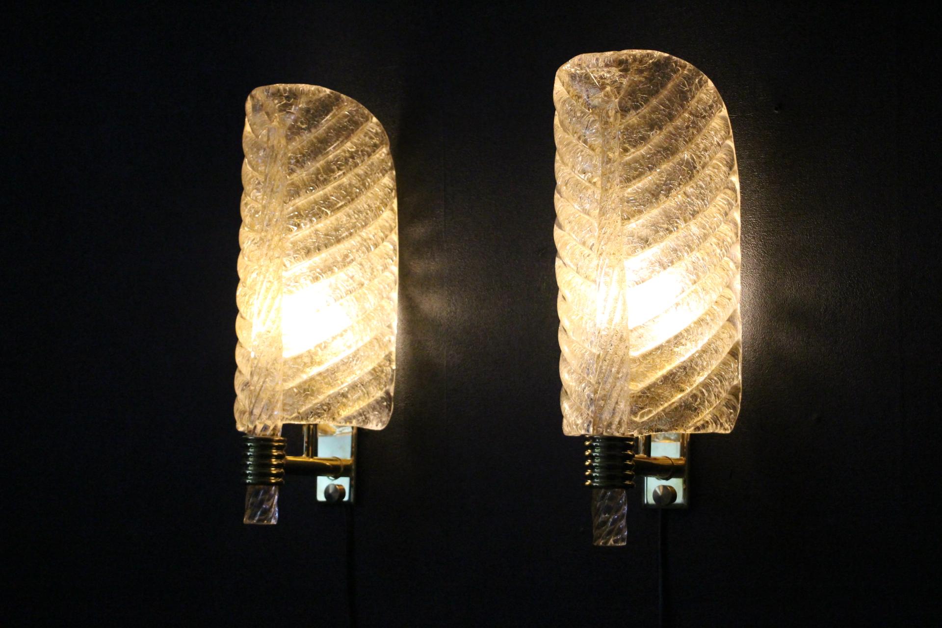 Brass Pair of Golden Murano Glass Sconces, Leaf Shape Wall Lights, Barovier Style For Sale