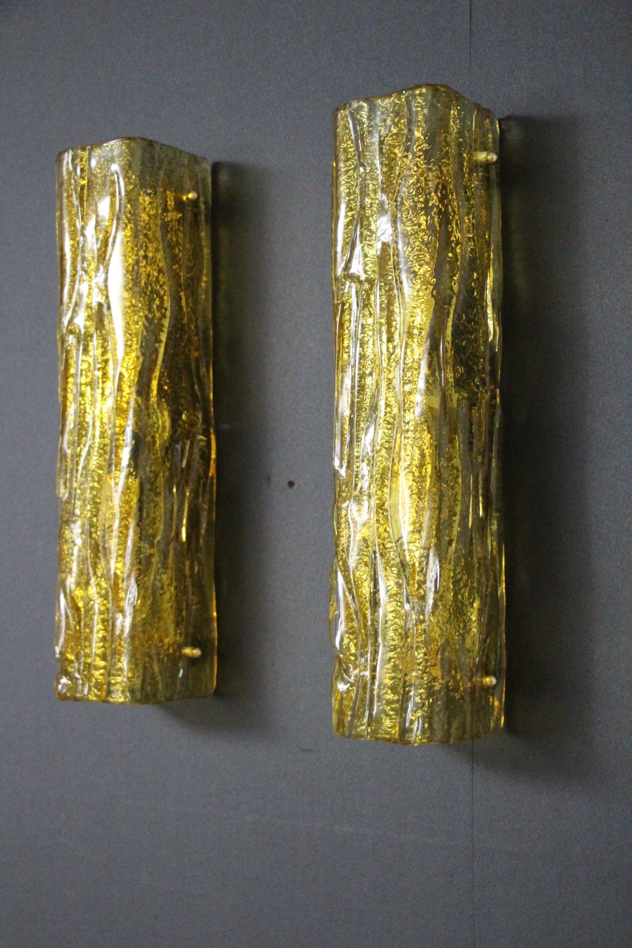 Pair of Golden Murano Glass Sconces, Square Tube Wall Lights, Mazzega Style In Excellent Condition For Sale In Saint-Ouen, FR