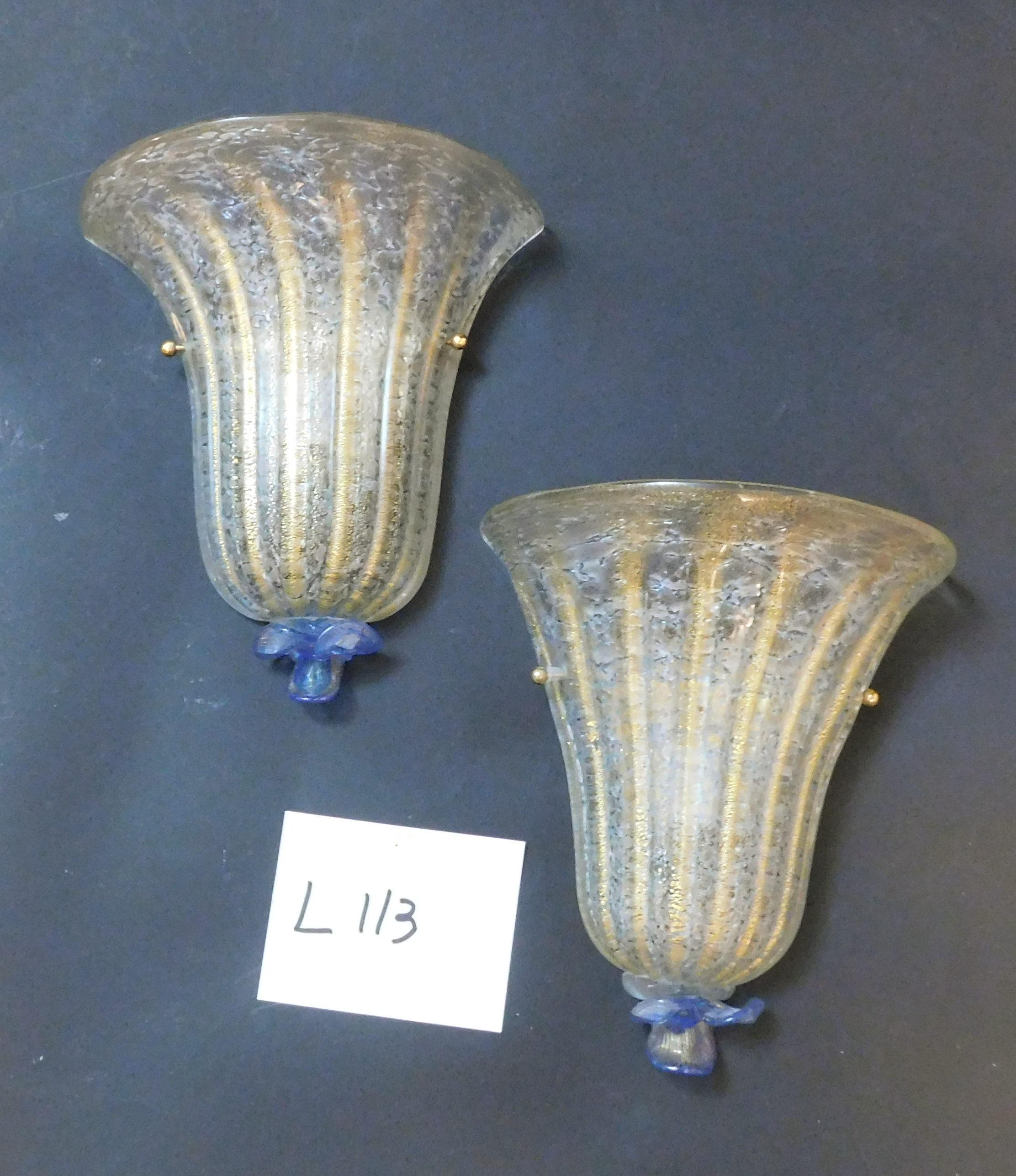 Pair of Golden Shield Sconces en venta 2