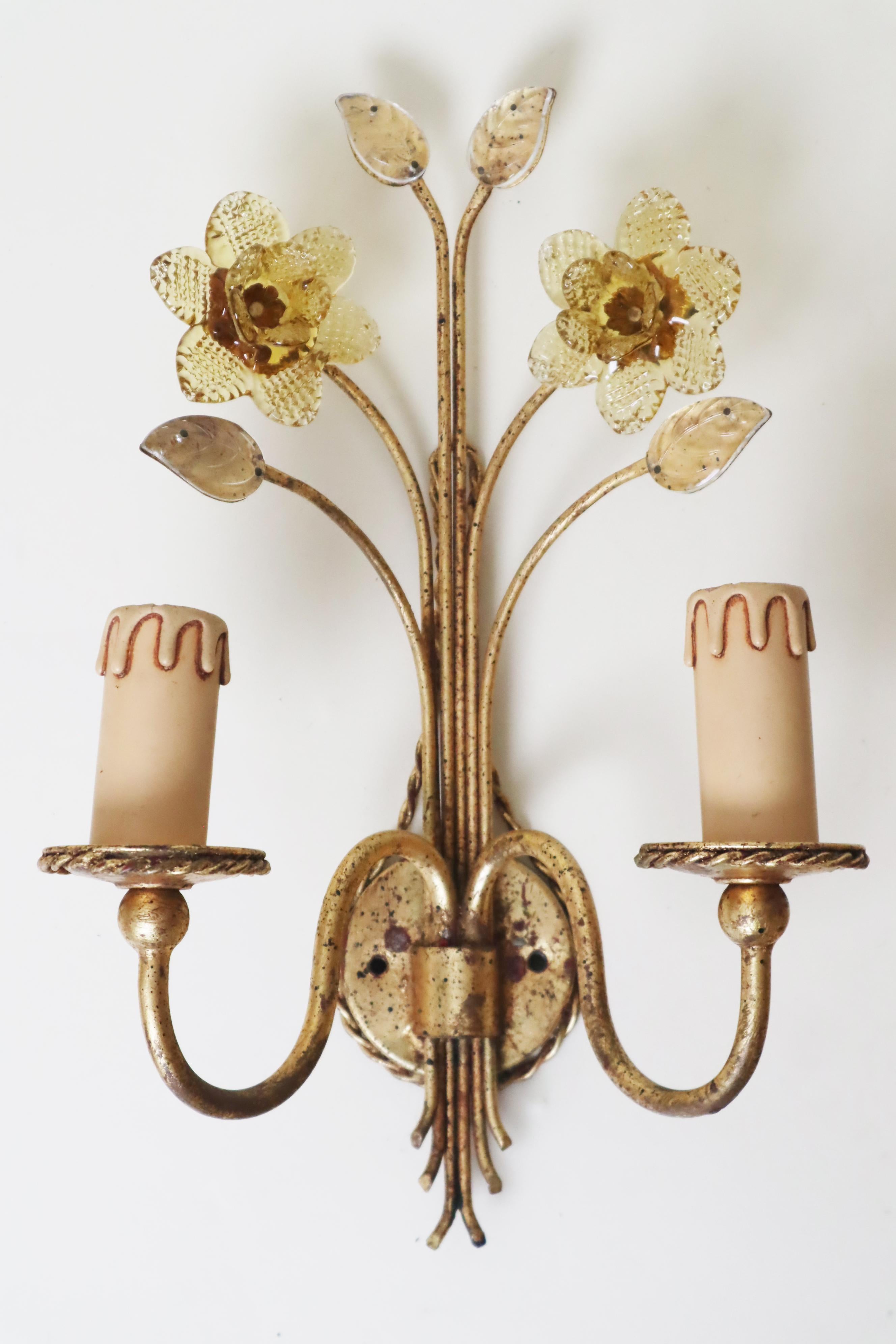 Pareja De Apliques Dorados Con Flores De Narciso De Cristal De Murano Metal en venta