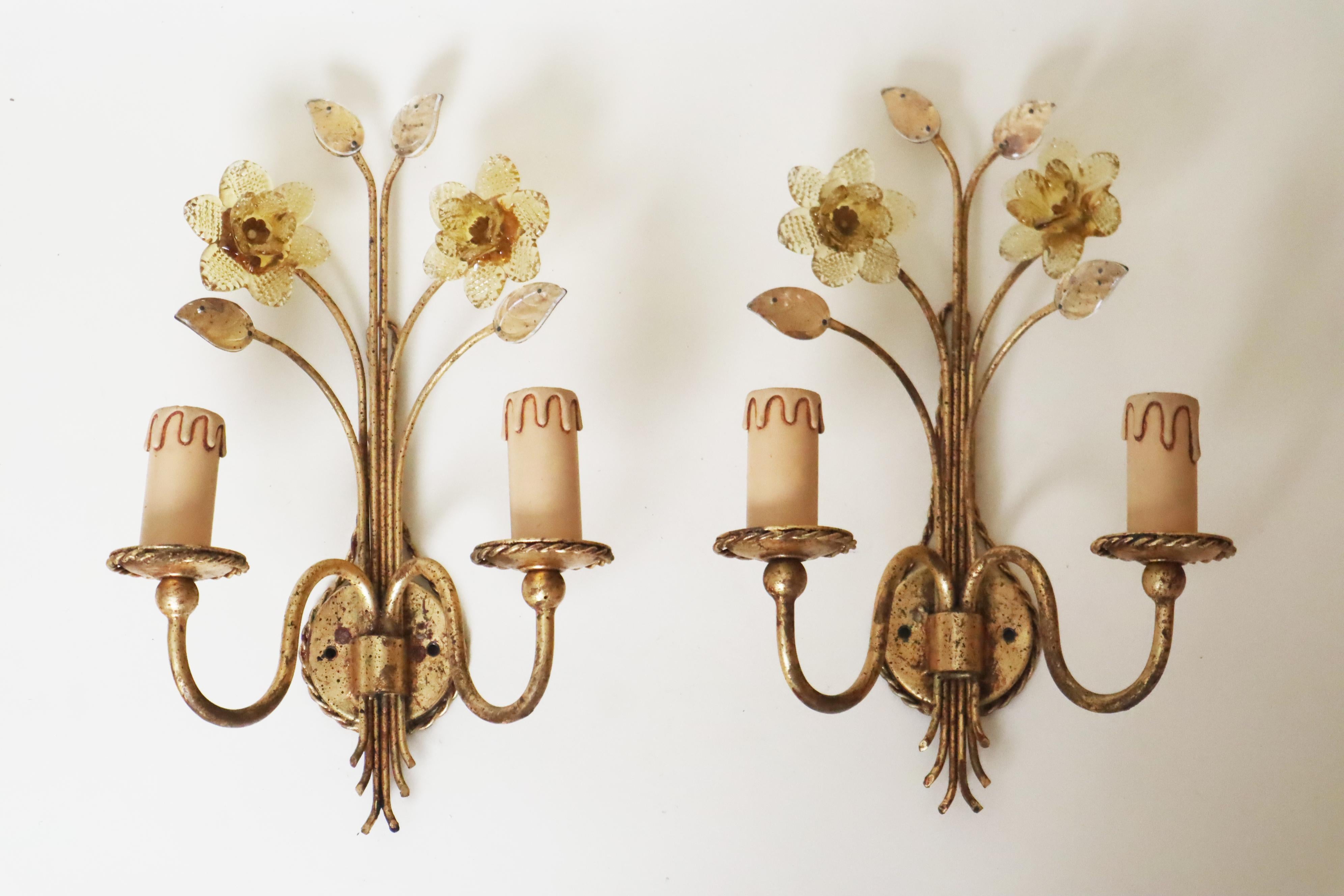 Pareja De Apliques Dorados Con Flores De Narciso De Cristal De Murano en venta 1
