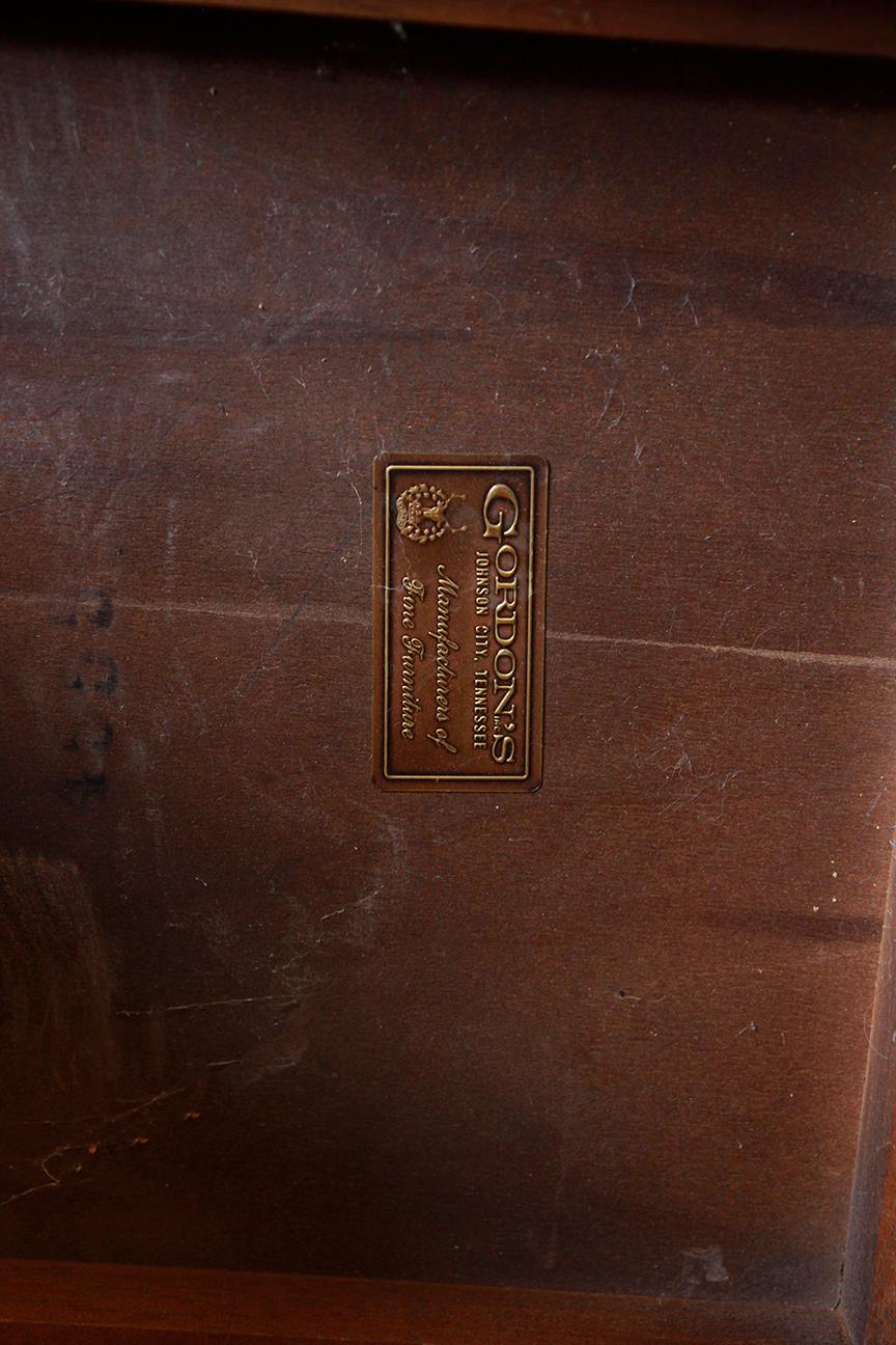 Fin du 20e siècle Paire de tables d'appoint Gordons Fine Furniture Design Fruitwood Burl. en vente