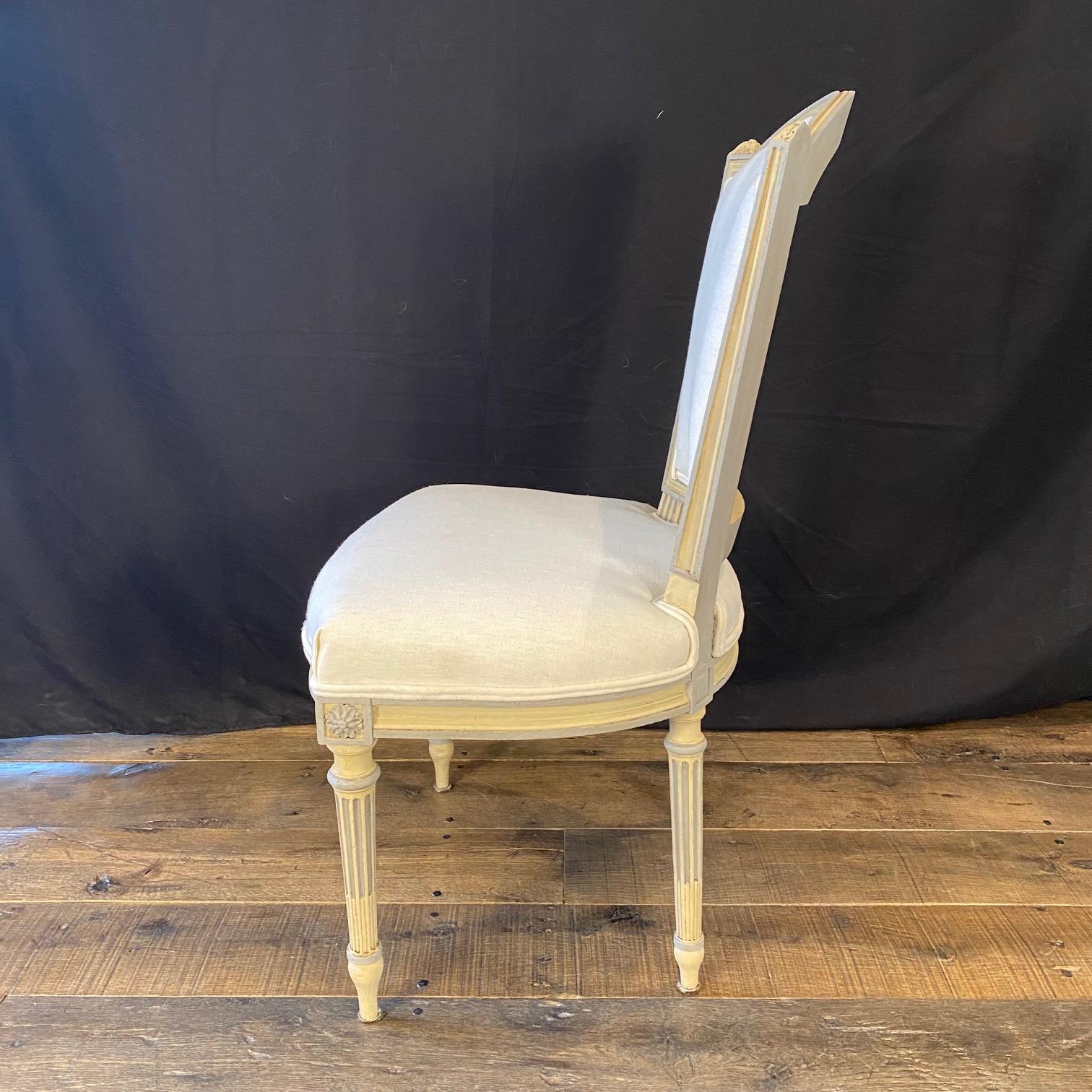 Paire de magnifiques chaises d'appoint du 19ème siècle provenant d'une rare suite de salon en vente 1