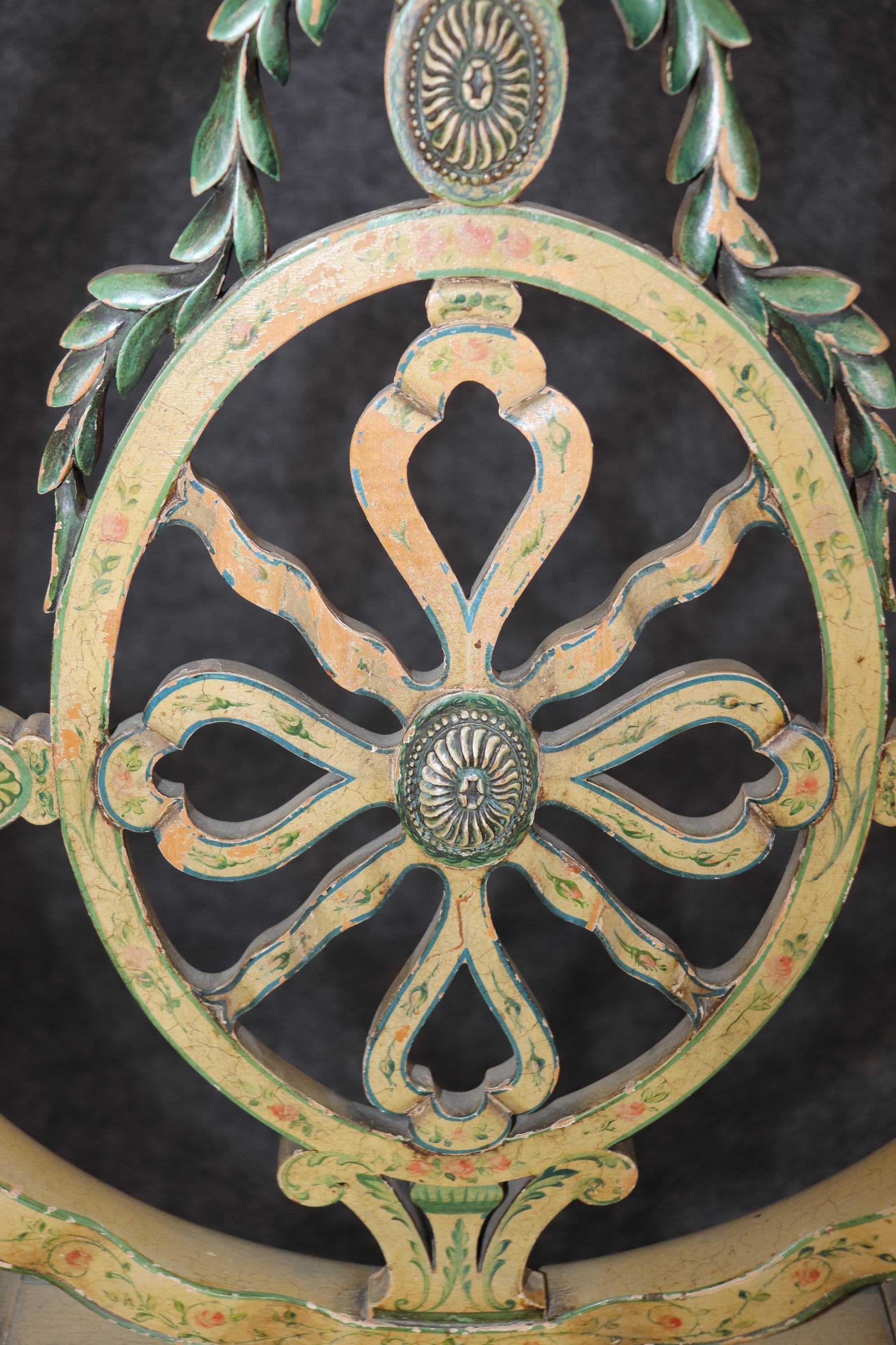 Coppia di splendide poltrone inglesi decorate con vernice Adams, circa anni '30 in vendita 3