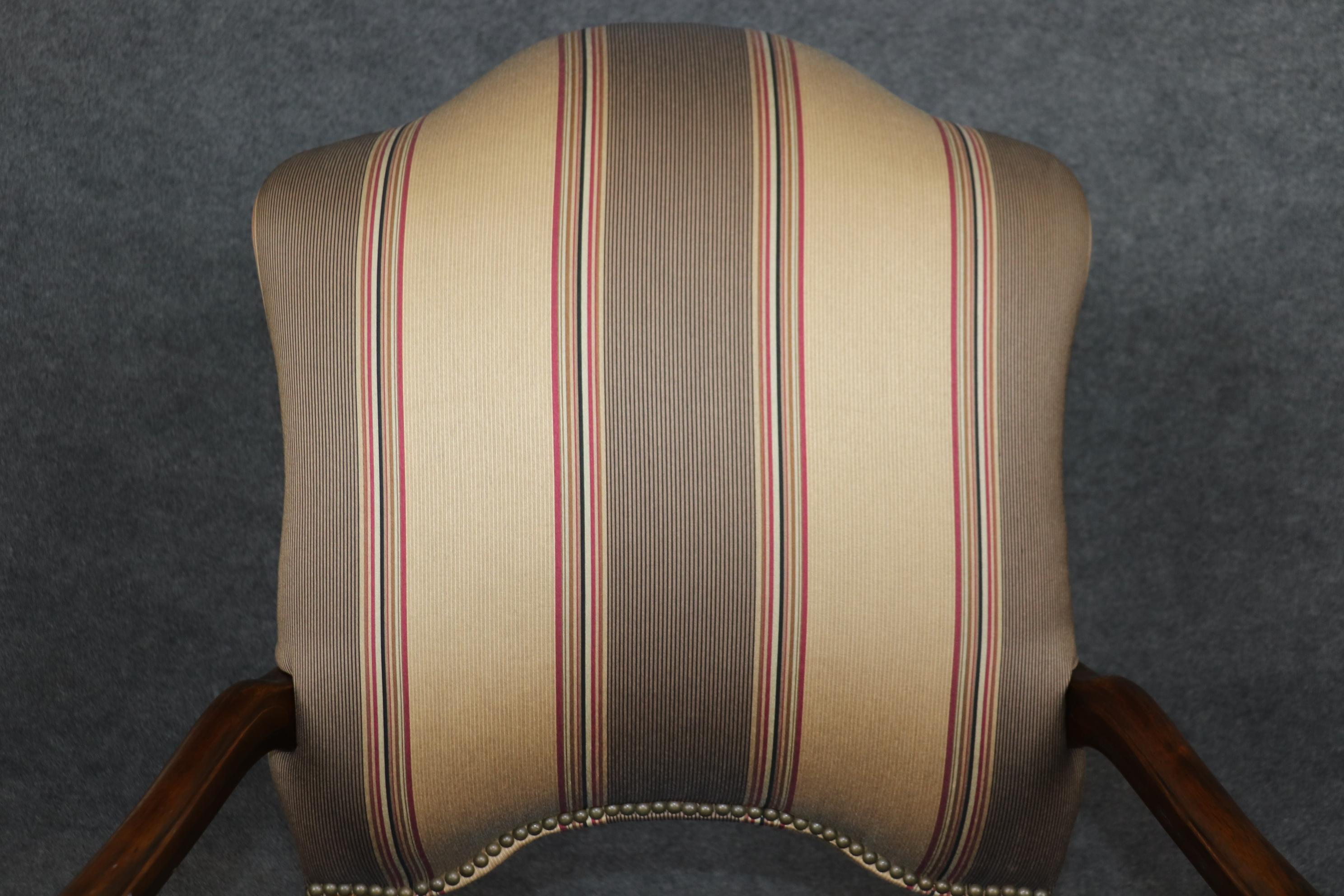 Pair of Gorgeous Century French Louis XV Walnut Armchairs Striped Upholstery For Sale 5