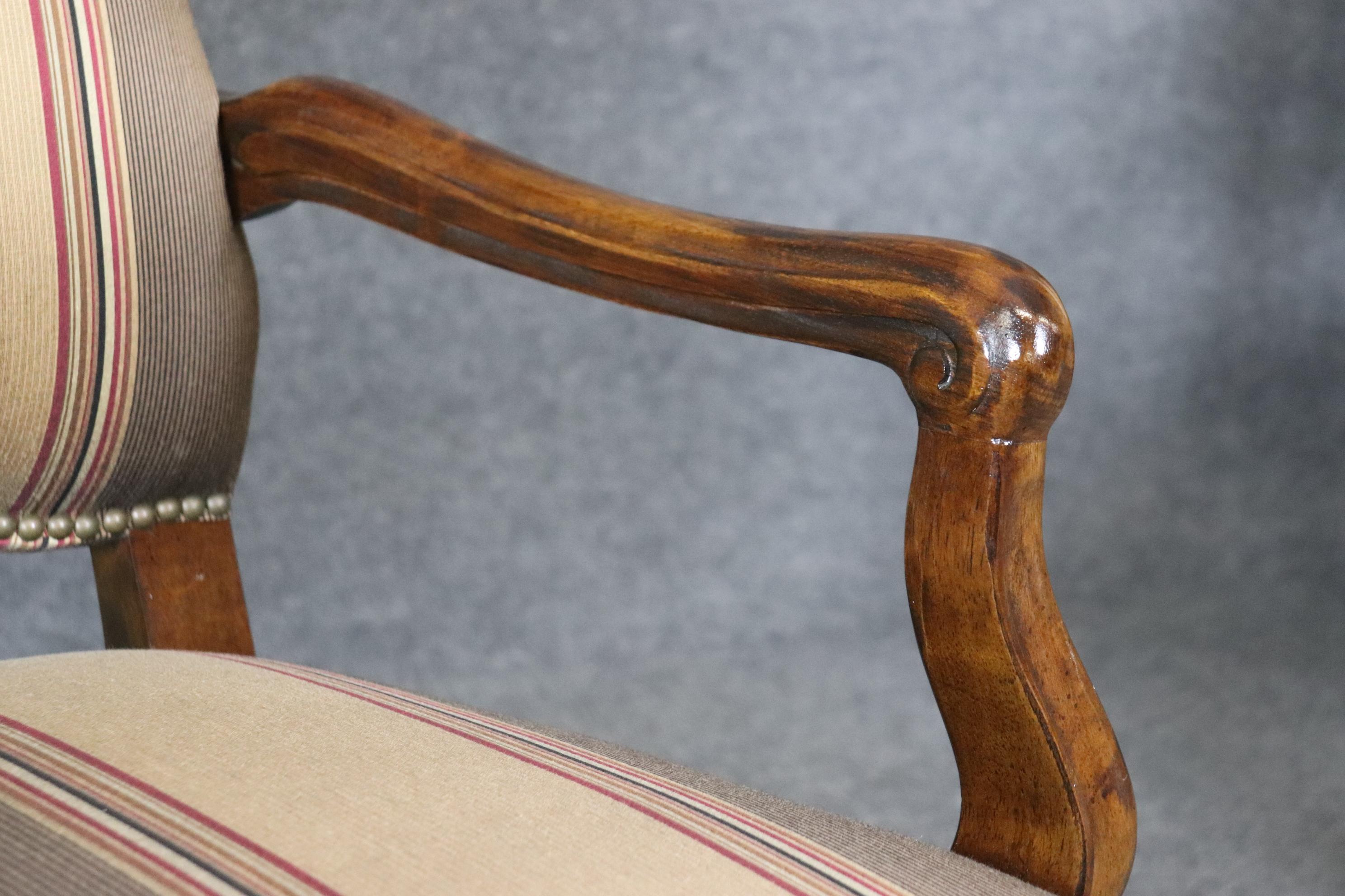 Pair of Gorgeous Century French Louis XV Walnut Armchairs Striped Upholstery For Sale 3