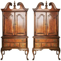 Paire de magnifiques armoires Chippendale