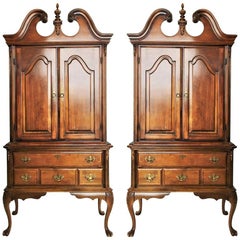 Paire de magnifiques armoires Chippendale