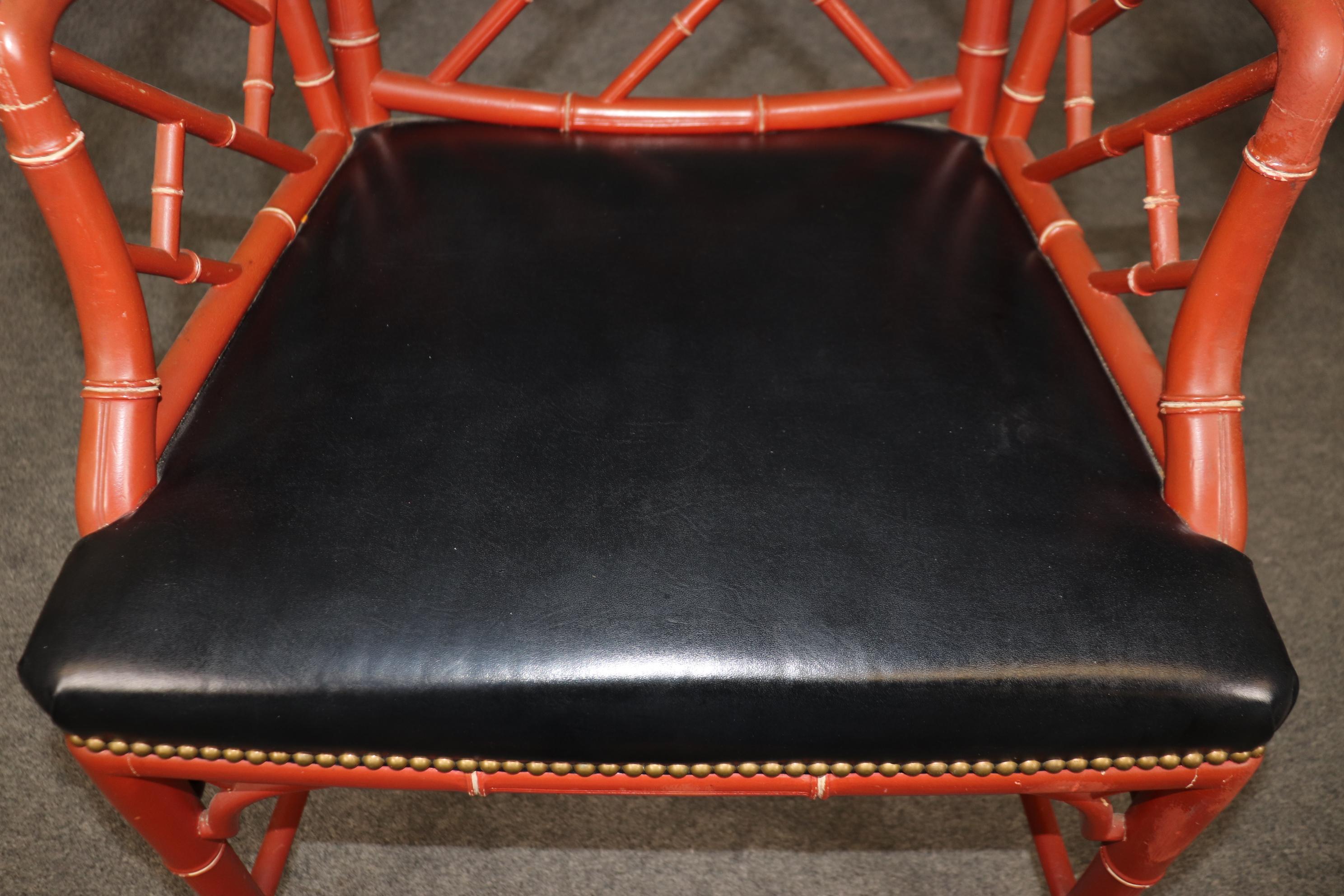 Paire de magnifiques fauteuils Chippendale chinois rouges en faux bambou en vente 5