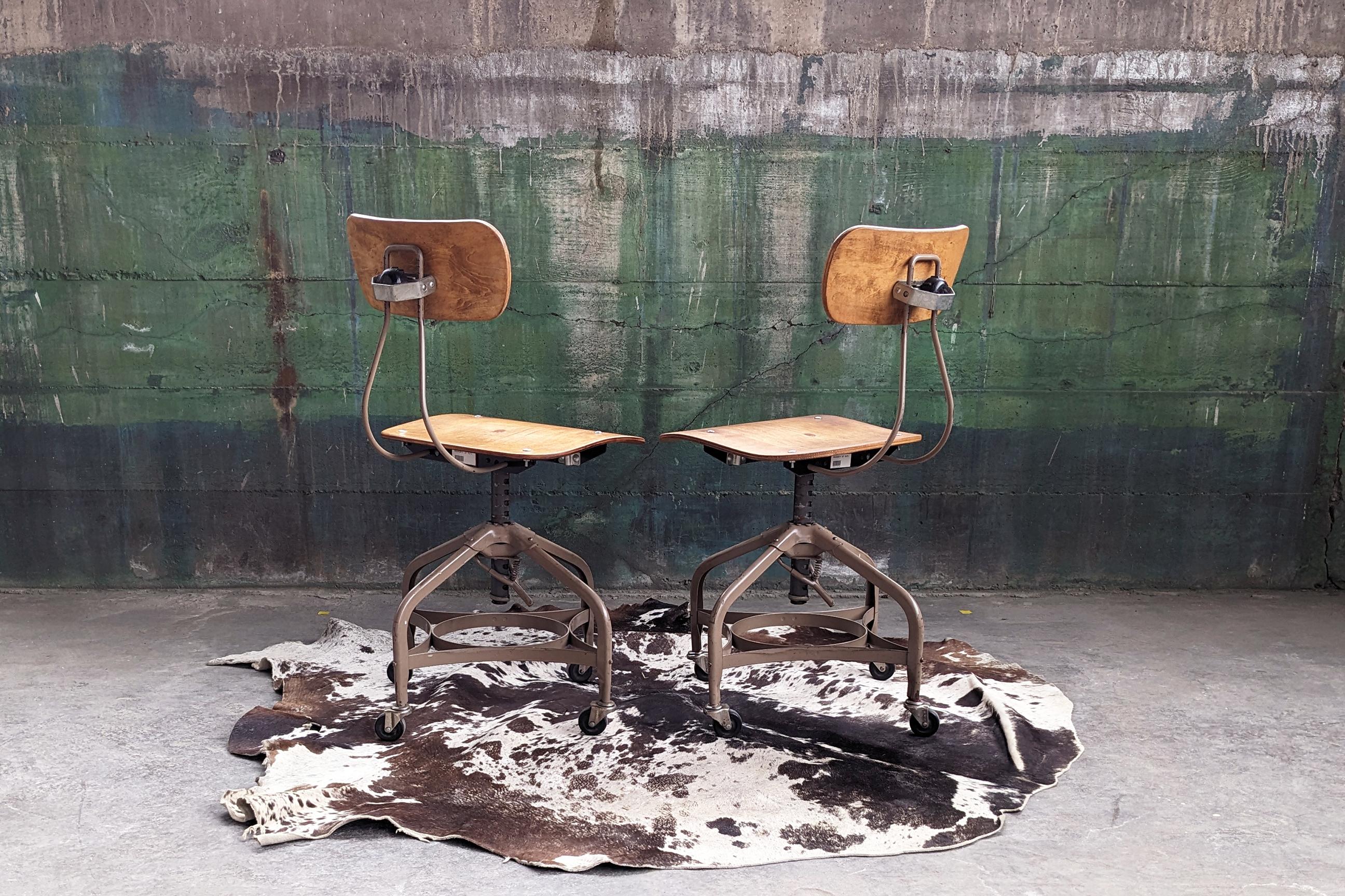 Américain Paire de magnifiques chaises vintage réglables mi-siècle en bois cintré et métal, années 60 en vente