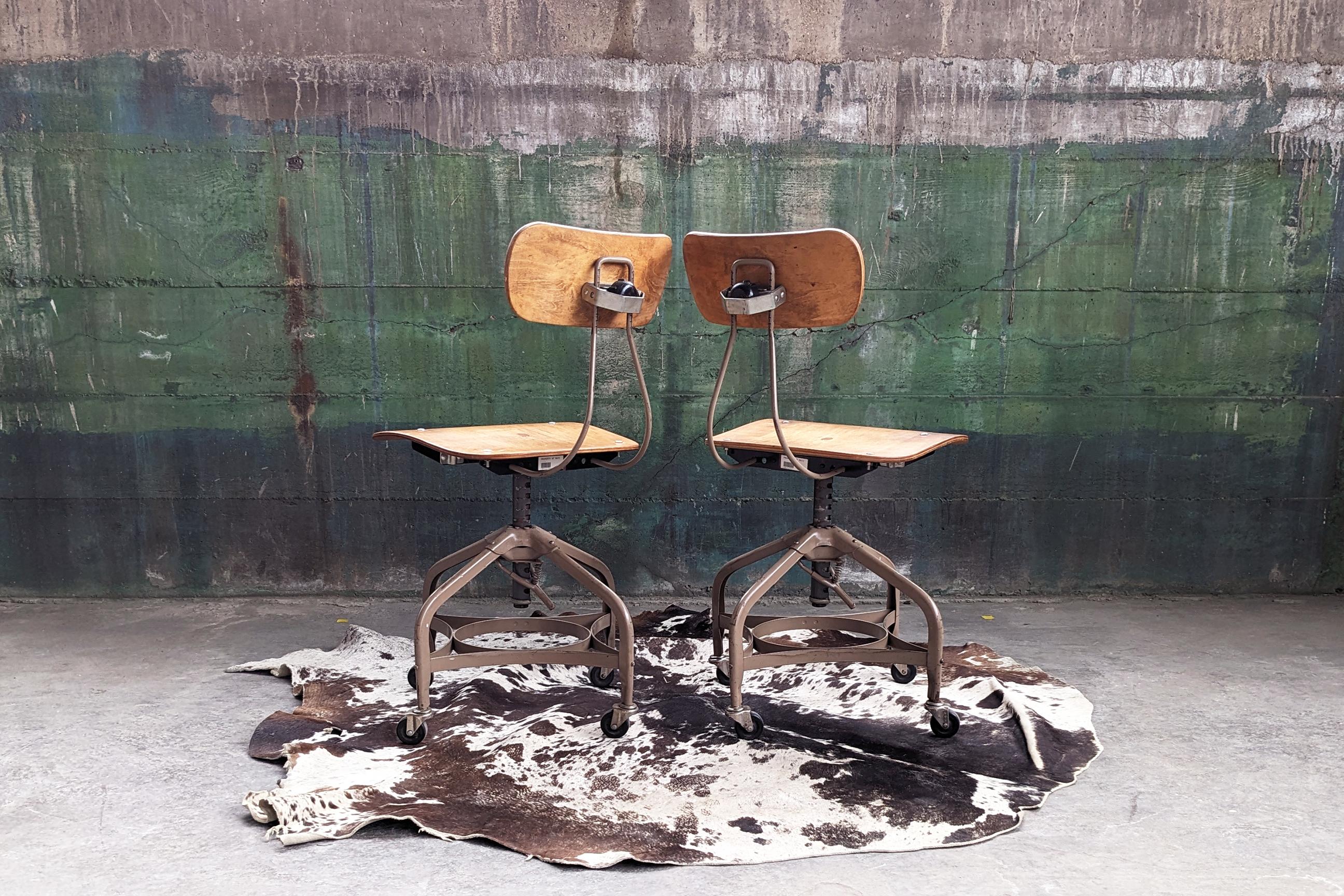 Métal Paire de magnifiques chaises vintage réglables mi-siècle en bois cintré et métal, années 60 en vente