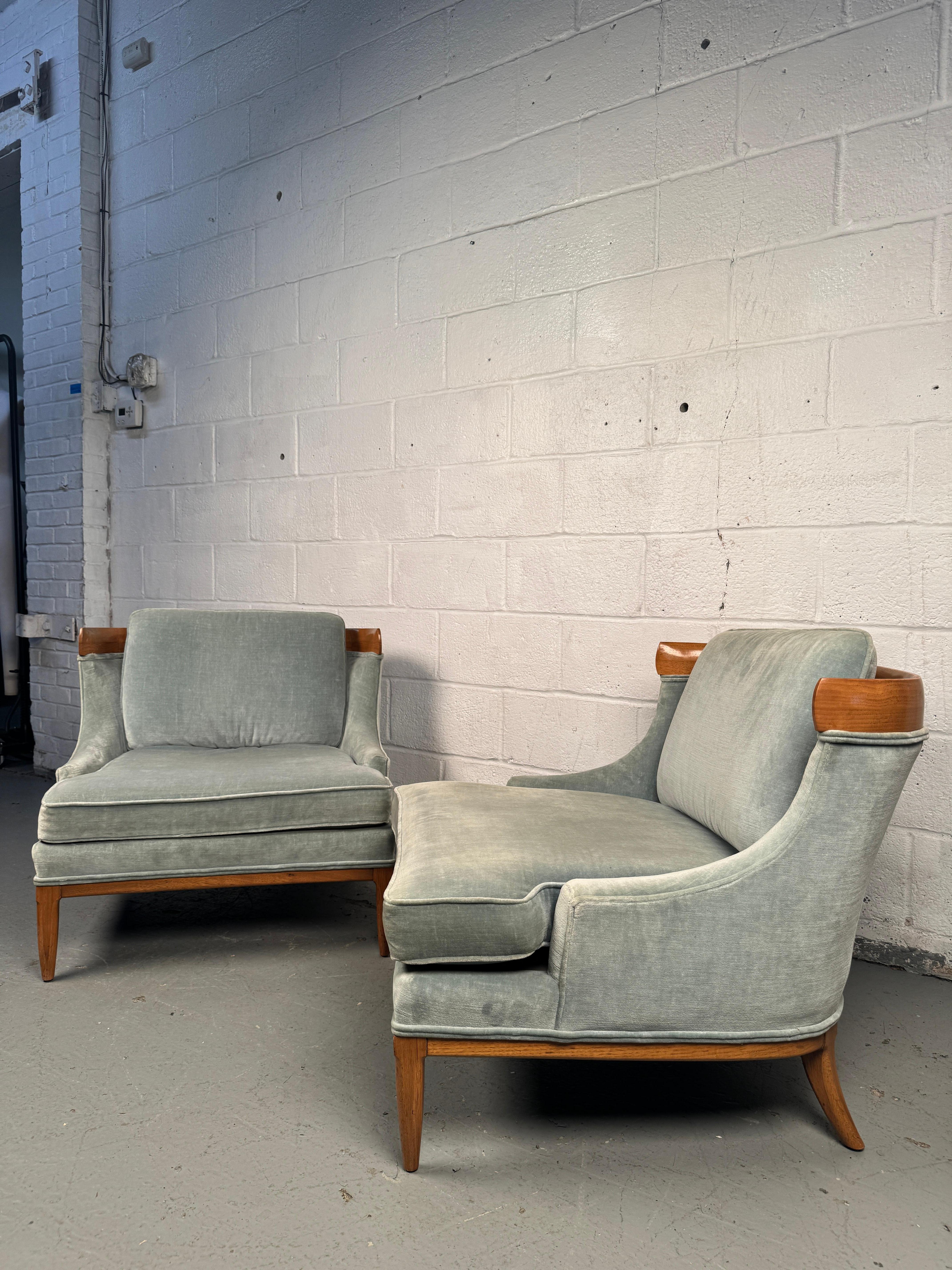 Mid-Century Modern Pair of Gorgeous Vintage Lounge Chairs by Erwin Labeth For Sale