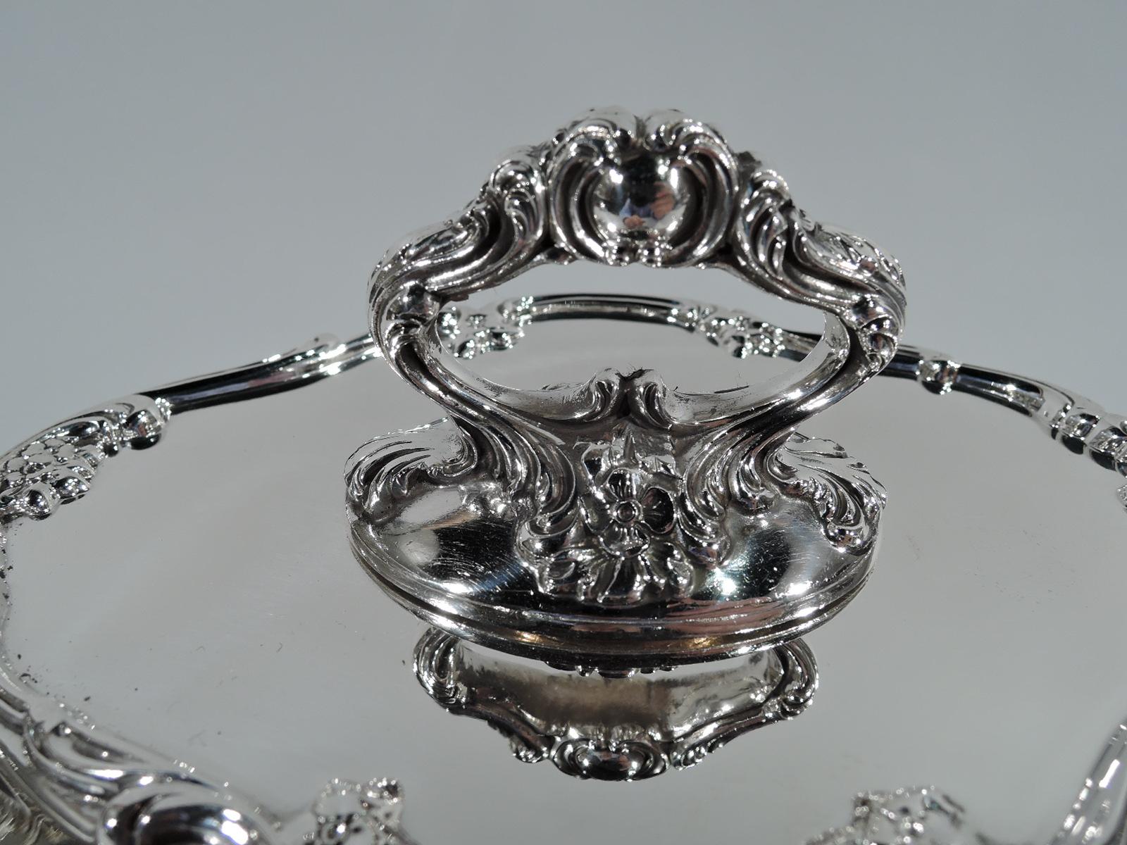 Pair of Gorham Chantilly Sterling Silver Covered Vegetable Dishes In Excellent Condition In New York, NY