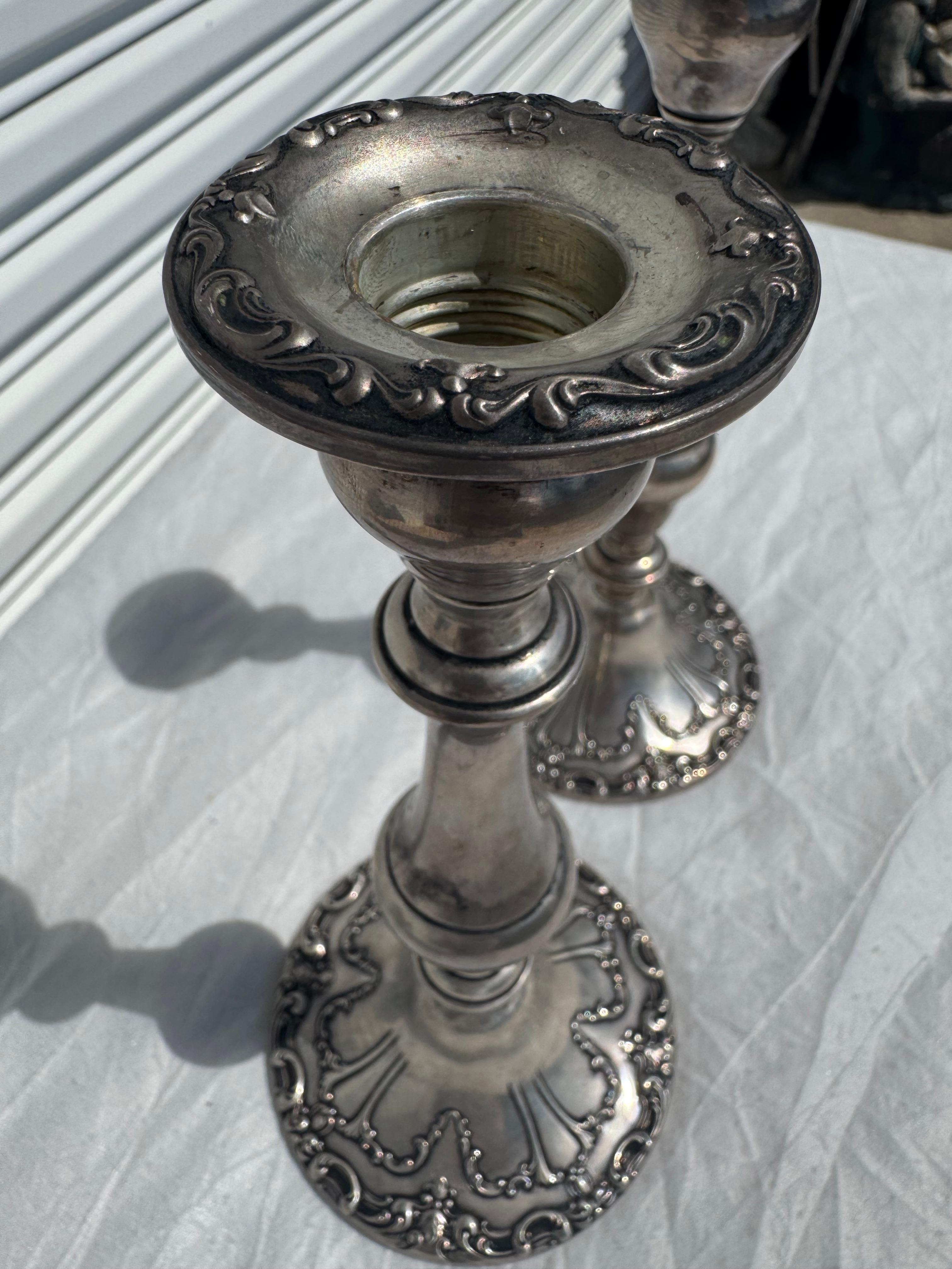 Pair of Gorham Sterling Silver Weighted Candleholders (Silber) im Angebot