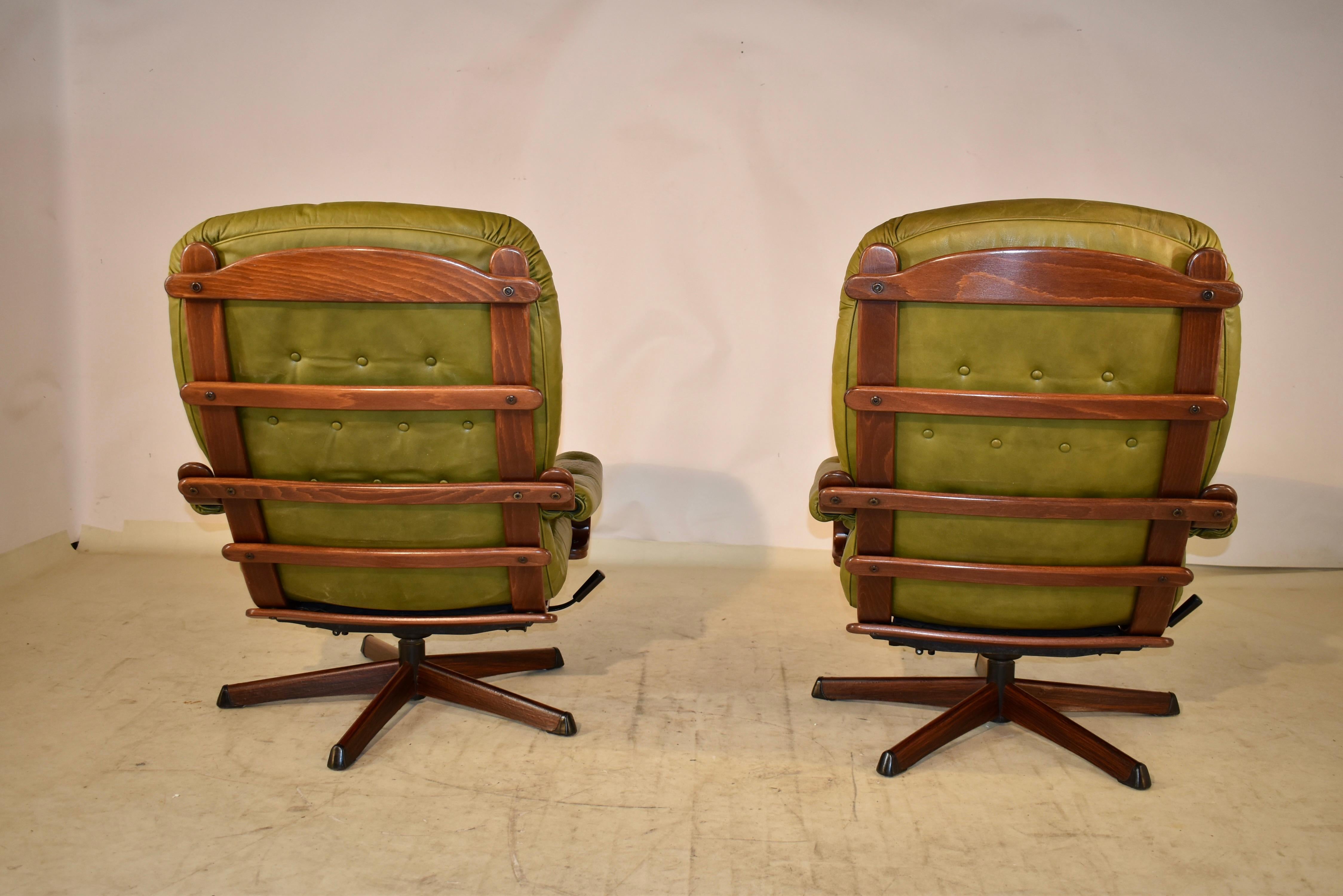 Pair of Göte Mobler Mid-Century Leather Chairs, circa 1960s For Sale 3