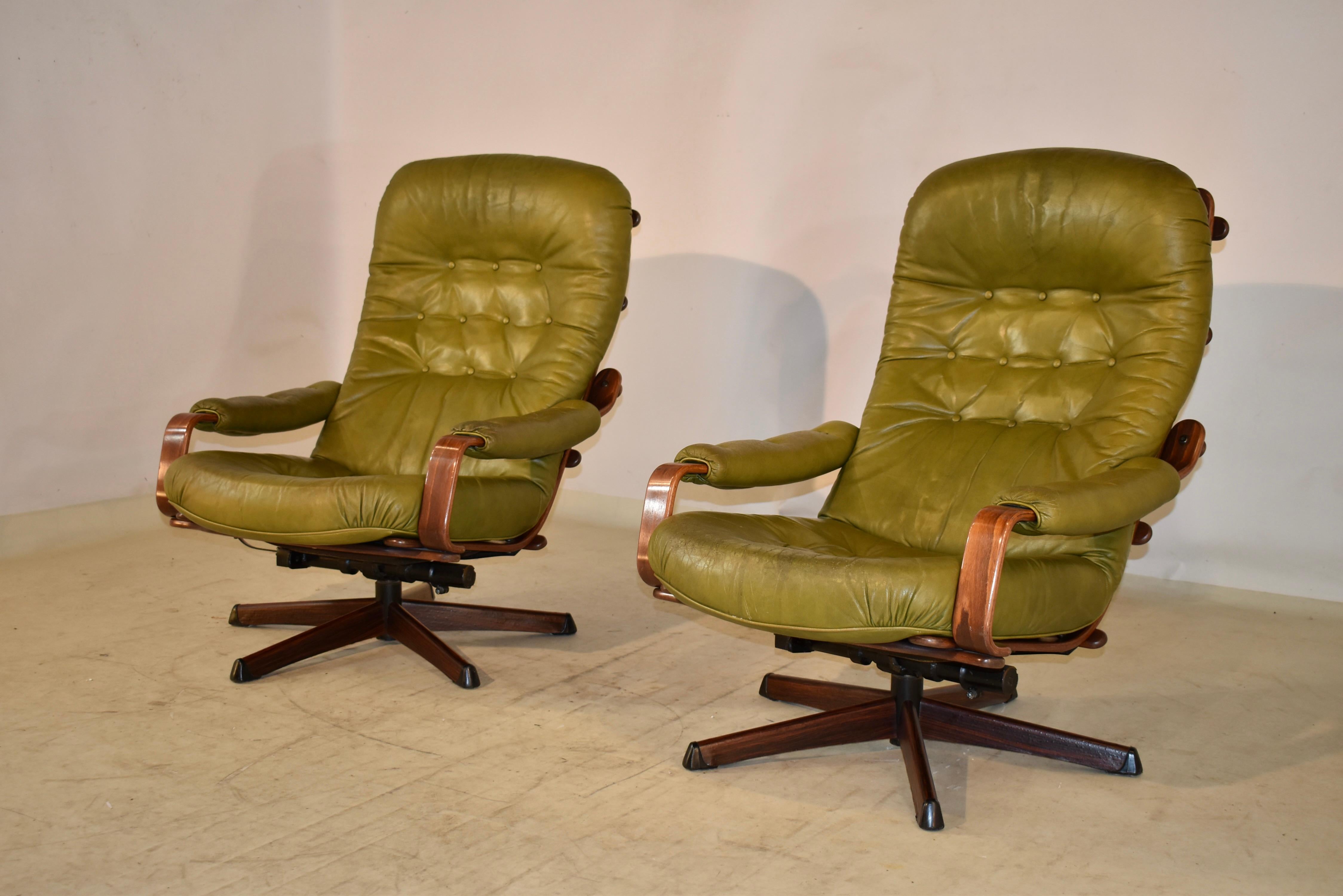 Scandinavian Modern Pair of Göte Mobler Mid-Century Leather Chairs, circa 1960s For Sale