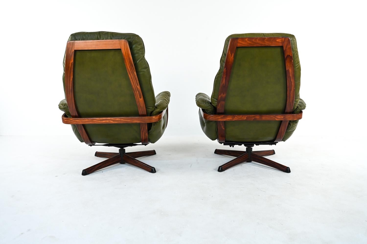 Pair of Göte Mobler Swedish Mid-Century Leather Lounge Chairs, 1960s In Good Condition In Norwalk, CT