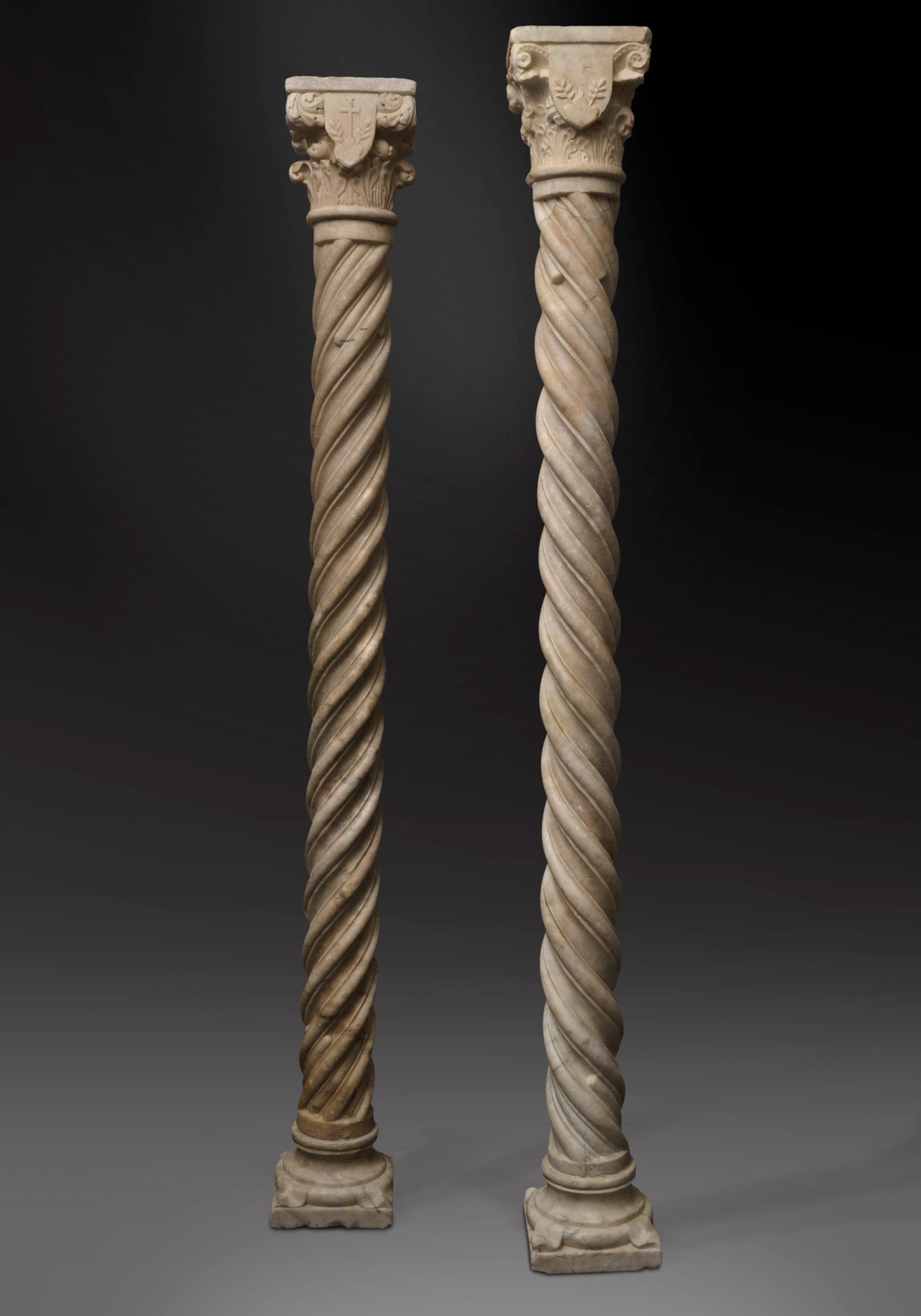 Rare pair of Gothic Columns - Olivetani
Marble
Italy, 14th - 15th century
Heraldic shields on the capitals of the Order of the Olivetani
H 220 et 225 cm x W 25 x D 25 cm
H 86 2/3 & 88 1/2 x W 9 7/8 x D 9 7/8 inch
