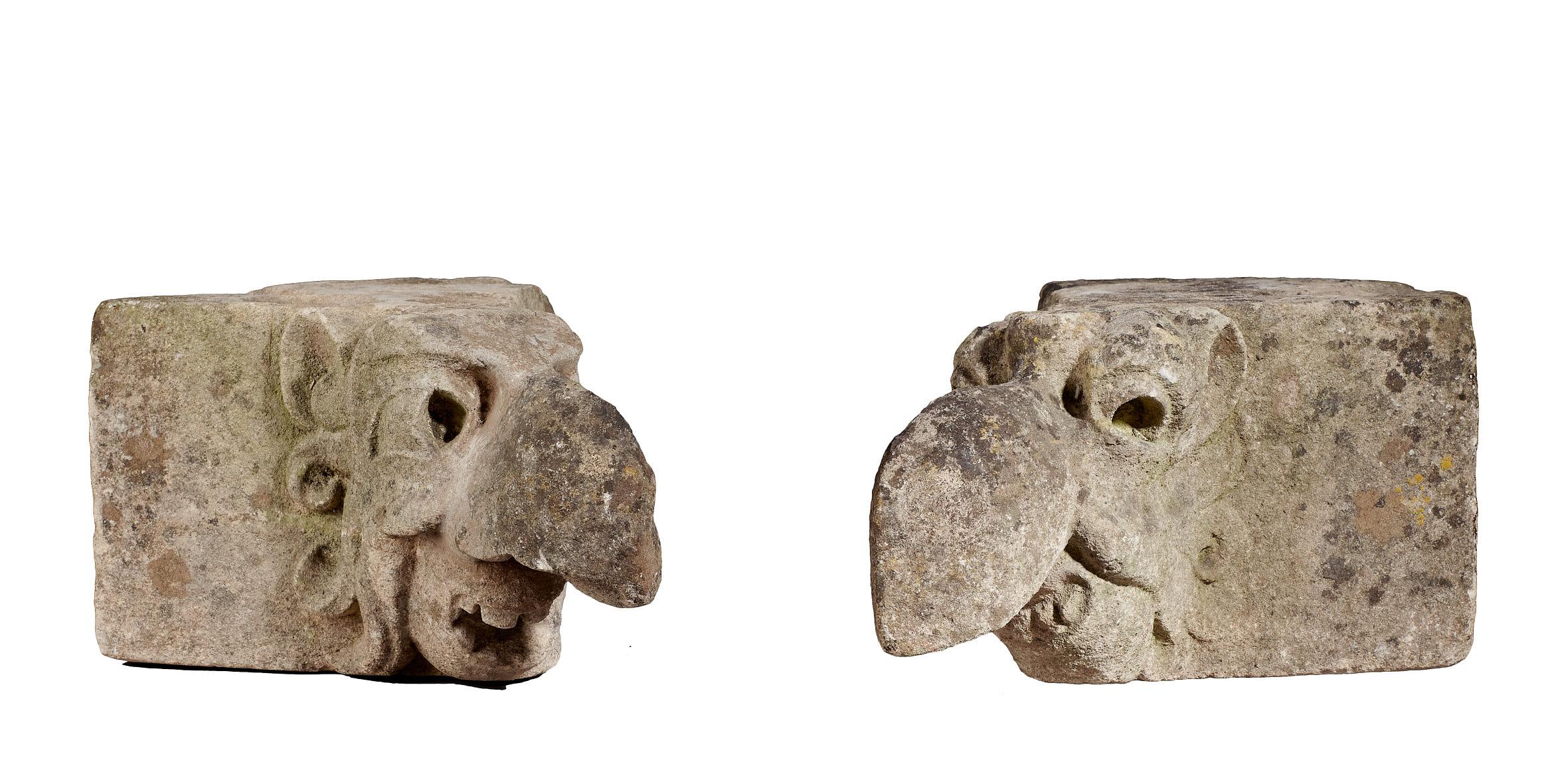 Pair of Gothic Limestone Beaked Grotesques, English, circa 1450 For Sale 3