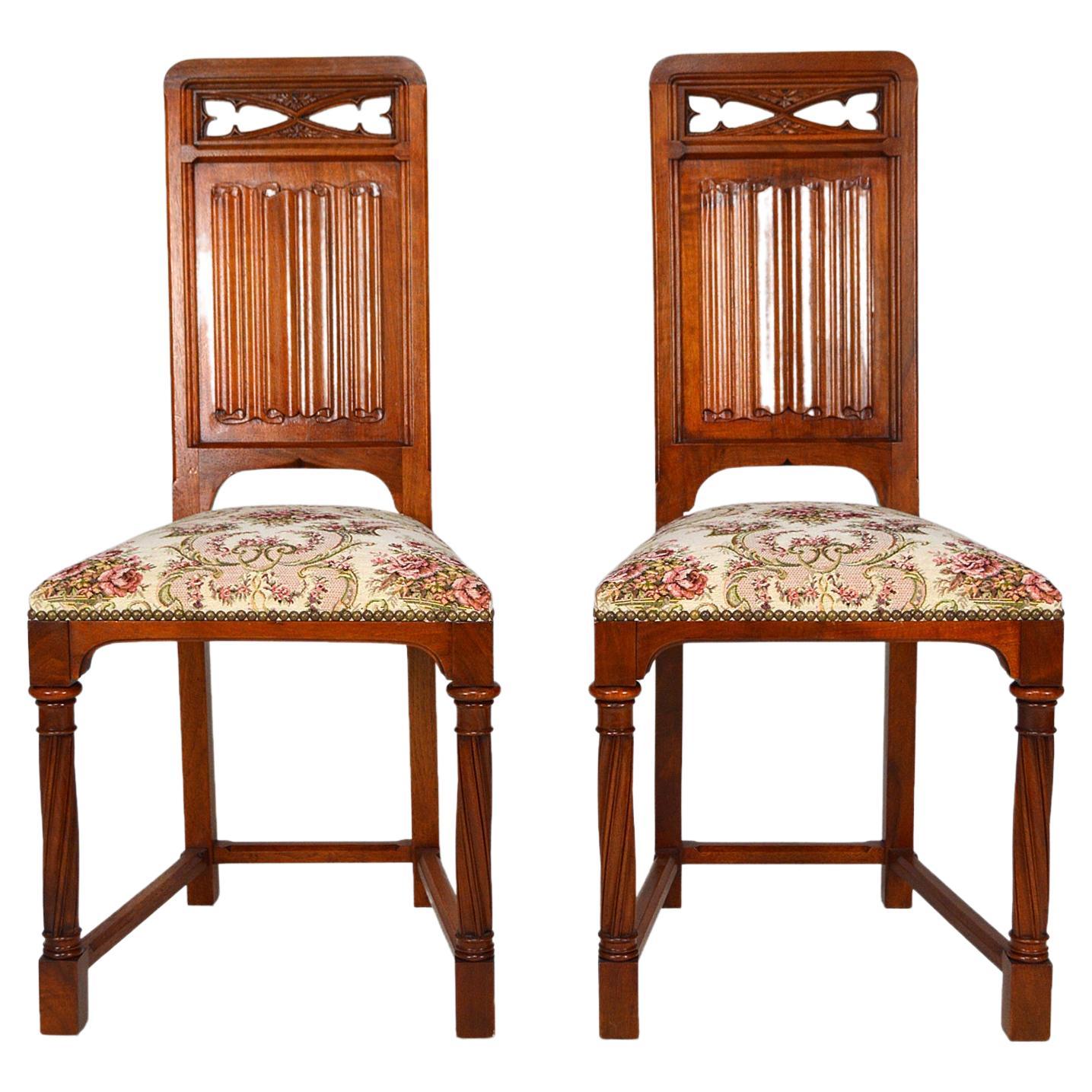 Pair of Gothic Revival Chairs in Carved Walnut, France, circa 1890