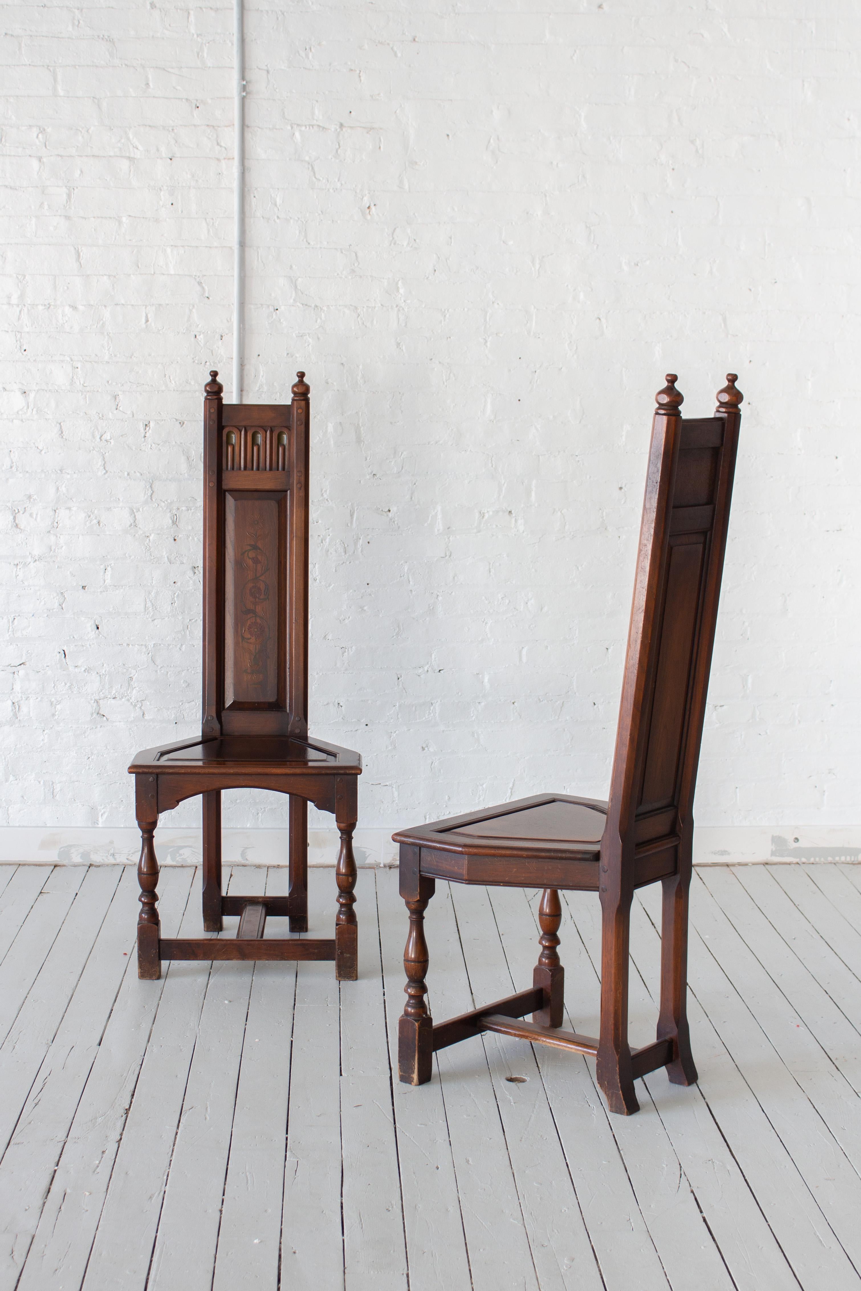 Pair of Gothic Revival Decorated Wooden Chairs by Kittinger In Good Condition For Sale In Brooklyn, NY