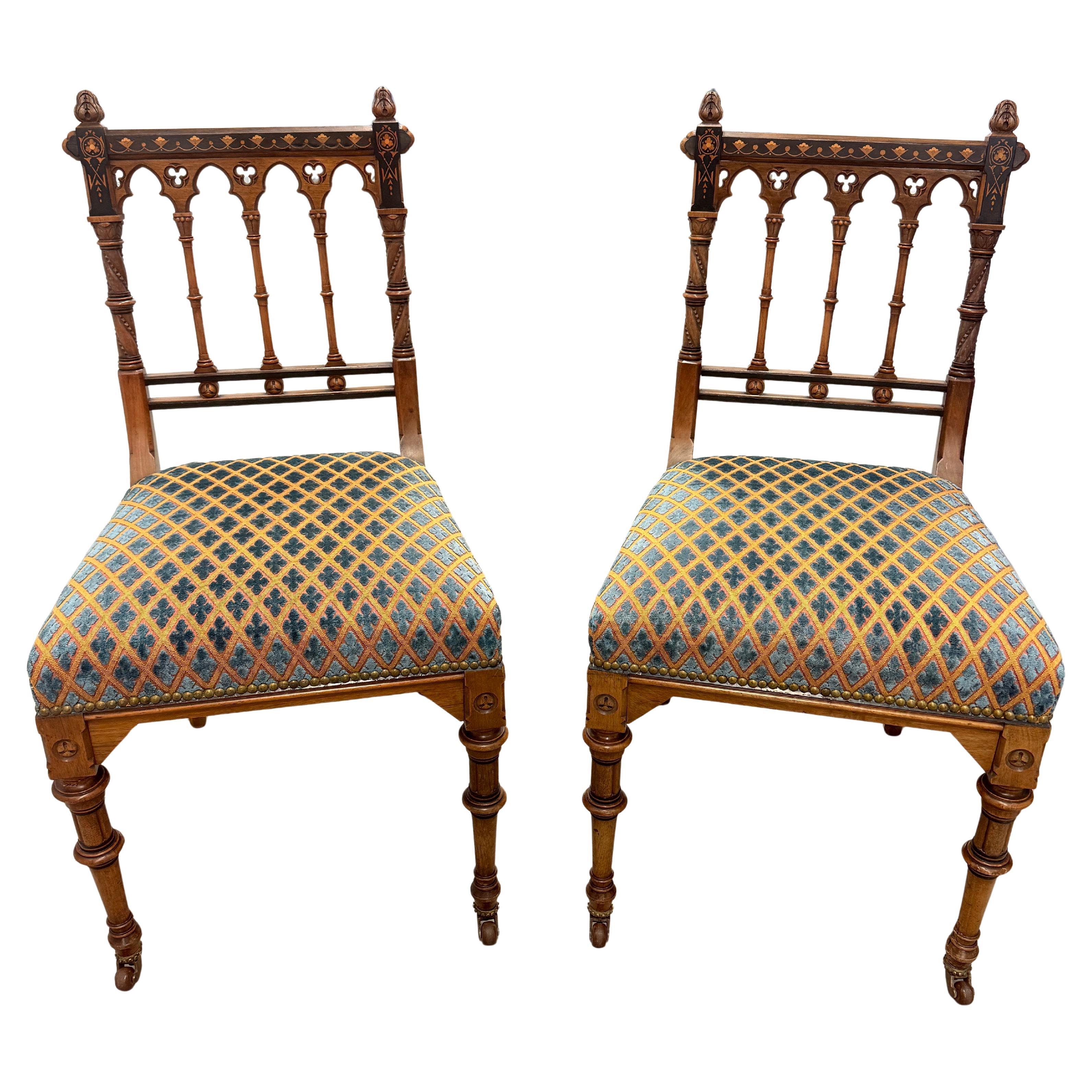 Pair of Gothic Revival Inlaid 
Fine Cut Velvet Side Chairs, English, c. 1870 en vente