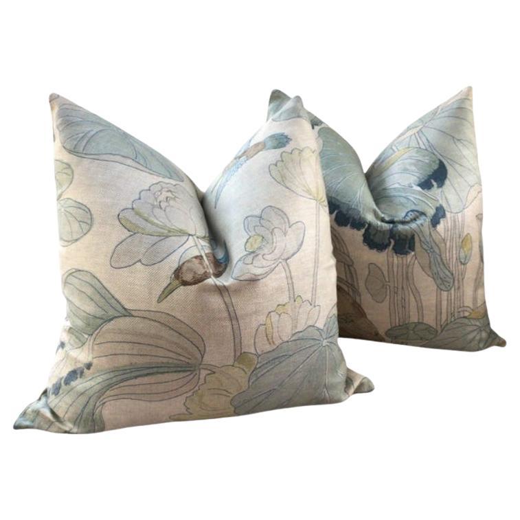 Coppia di cuscini in piuma d
oca G.
A. Baker Nympheus in Frost and Sea