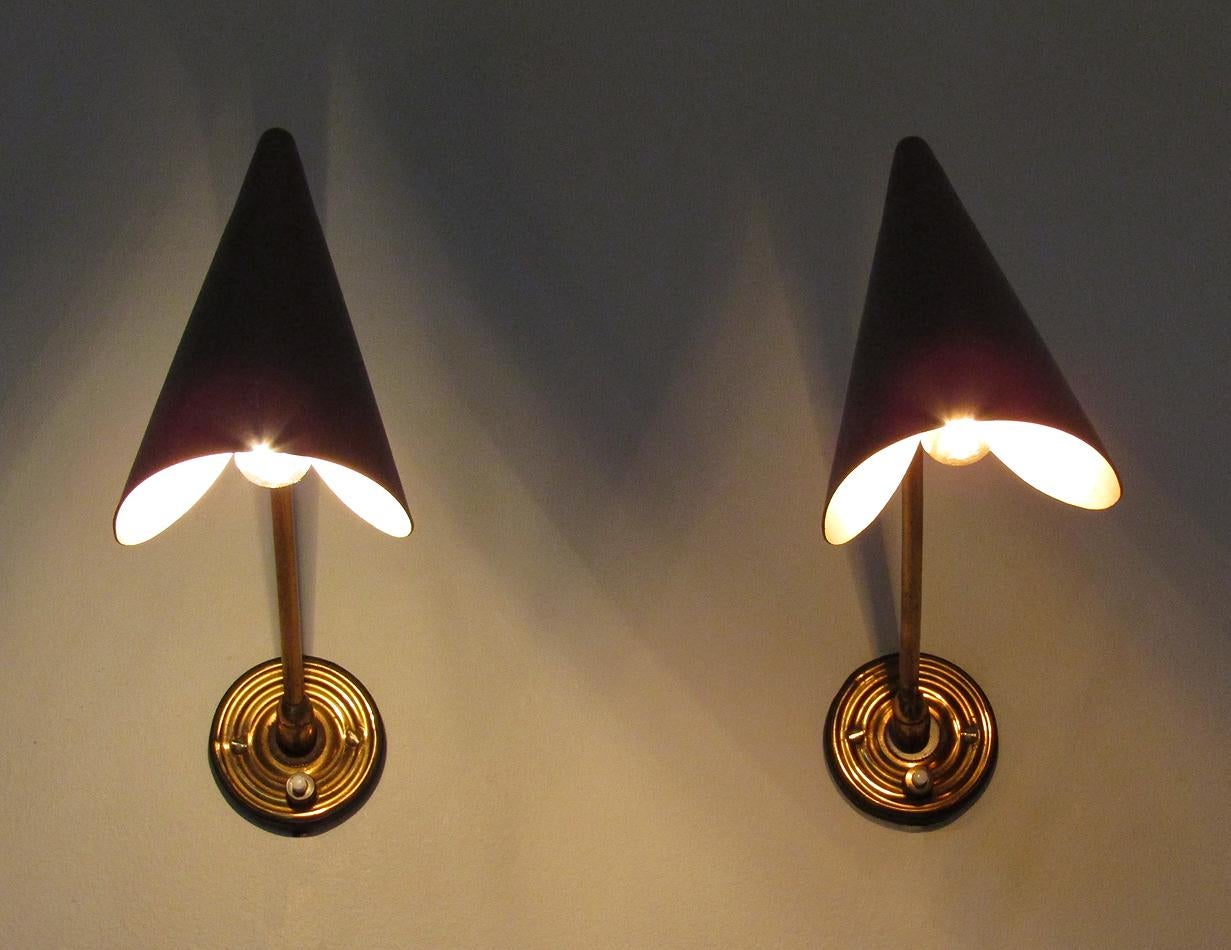 Mid-Century Modern Pair of Graceful 1950s Articulated Italian Wall Lights Attributed to Stilnovo