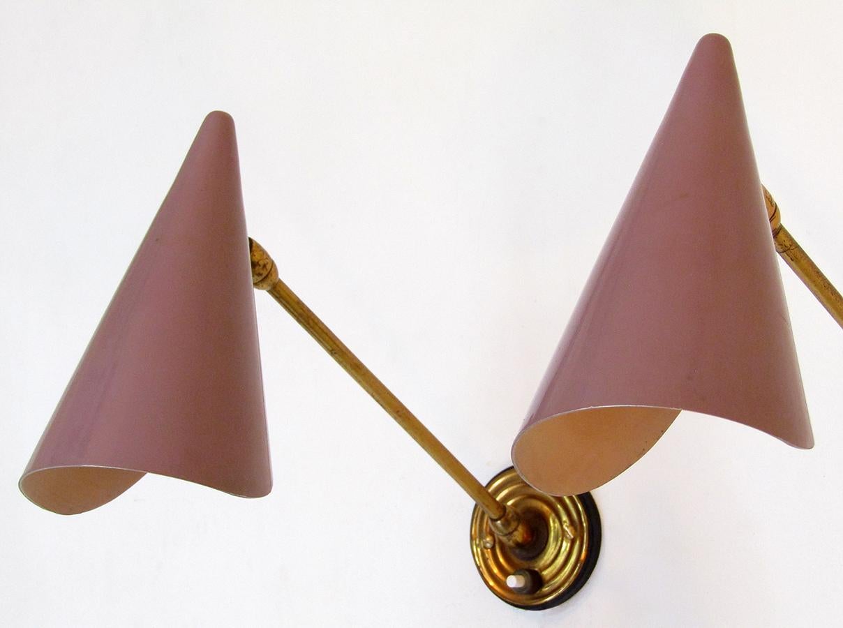 Brass Pair of Graceful 1950s Articulated Italian Wall Lights Attributed to Stilnovo