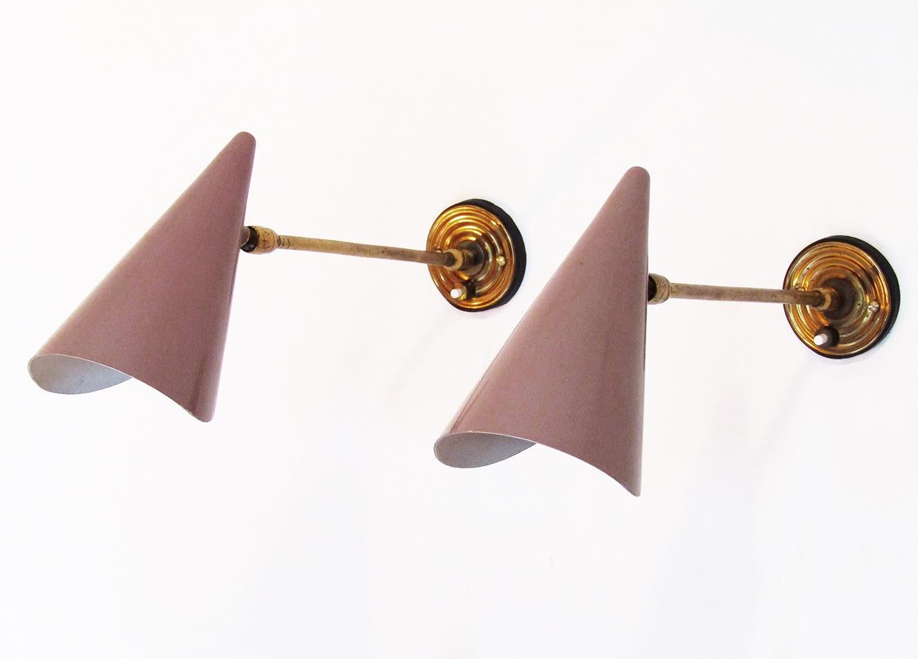 Pair of Graceful 1950s Articulated Italian Wall Lights Attributed to Stilnovo 1