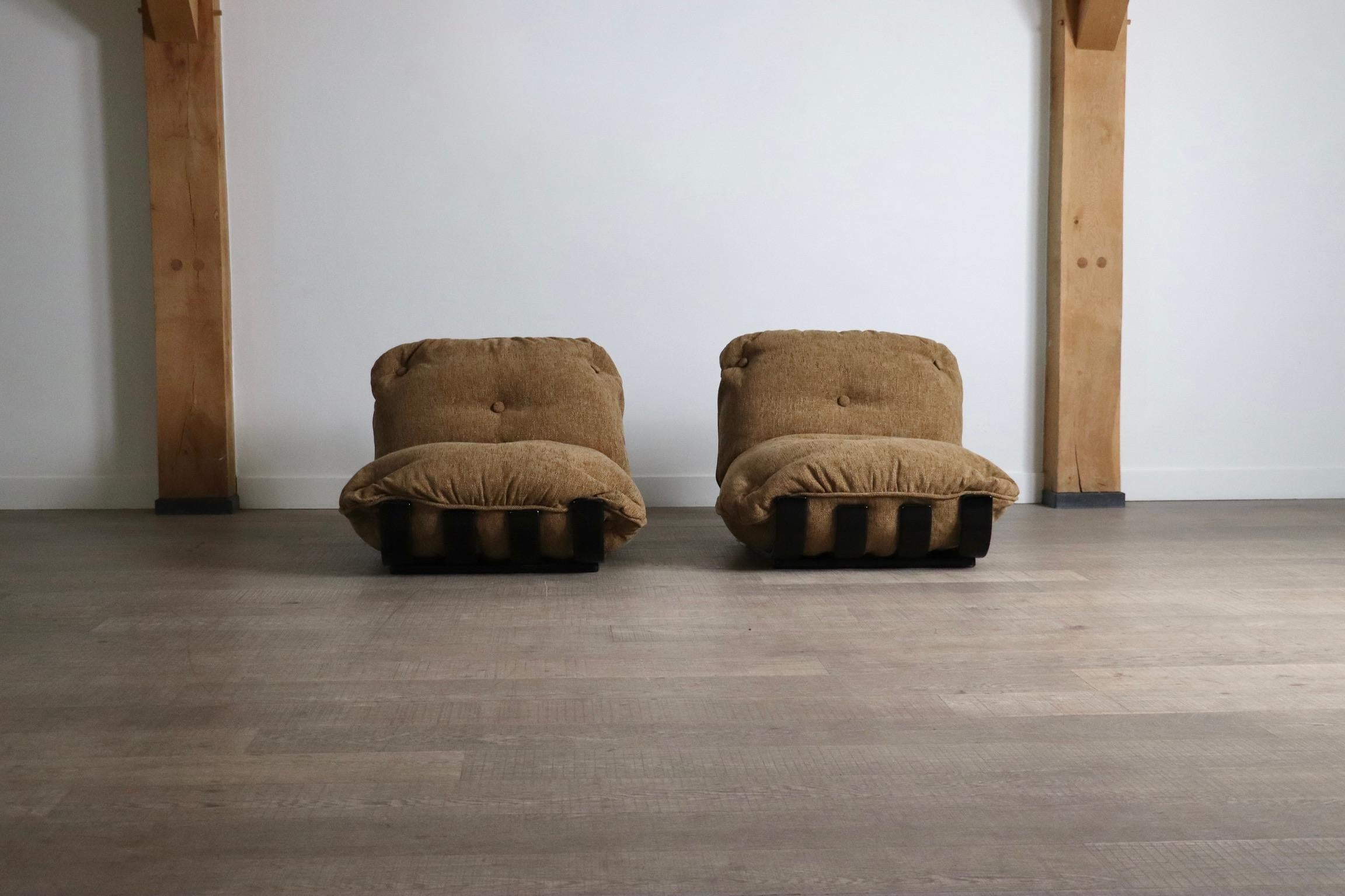 Pair Of Gran Visir Lounge Chairs In Beige By Luciano Frigerio, Italy, 1970s 5