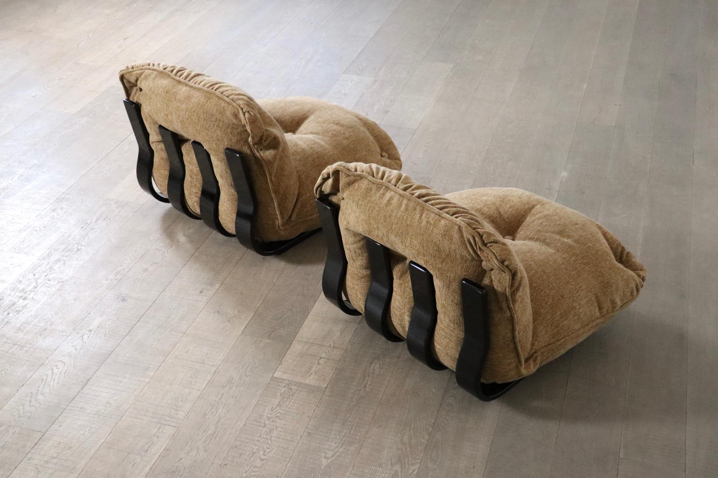 Pair Of Gran Visir Lounge Chairs In Beige By Luciano Frigerio, Italy, 1970s 8