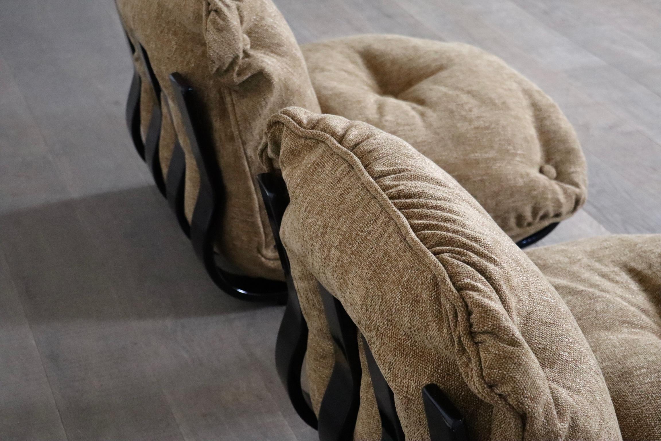Pair Of Gran Visir Lounge Chairs In Beige By Luciano Frigerio, Italy, 1970s In Good Condition In ABCOUDE, UT
