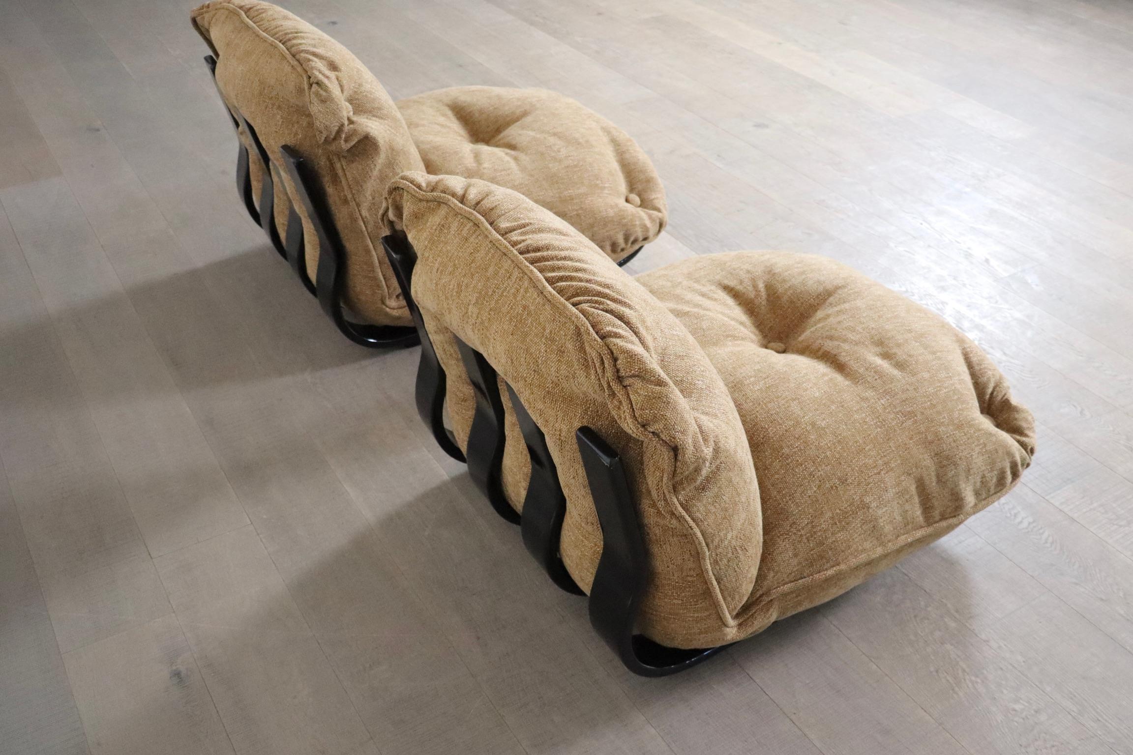 Upholstery Pair Of Gran Visir Lounge Chairs In Beige By Luciano Frigerio, Italy, 1970s