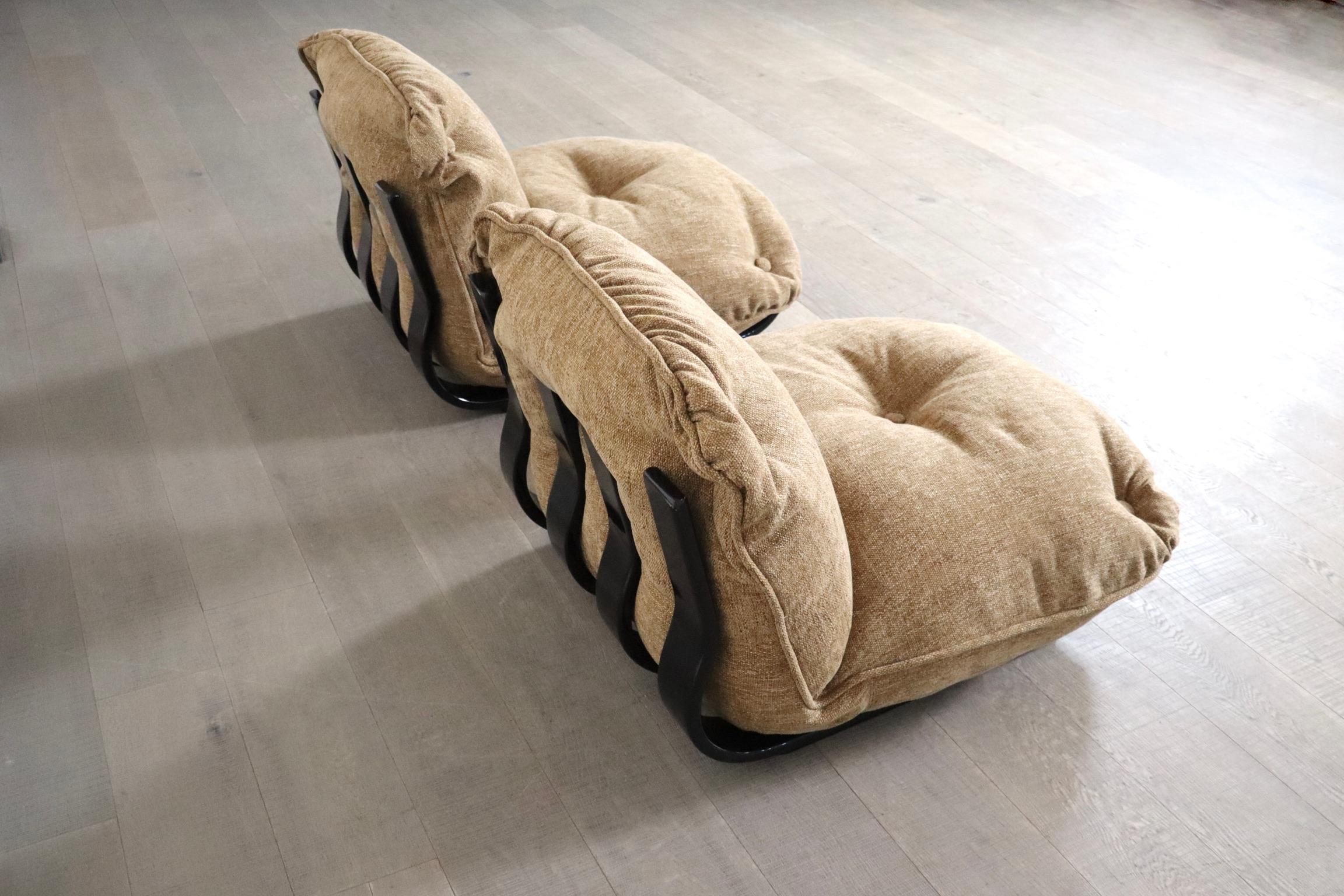 Pair Of Gran Visir Lounge Chairs In Beige By Luciano Frigerio, Italy, 1970s 3