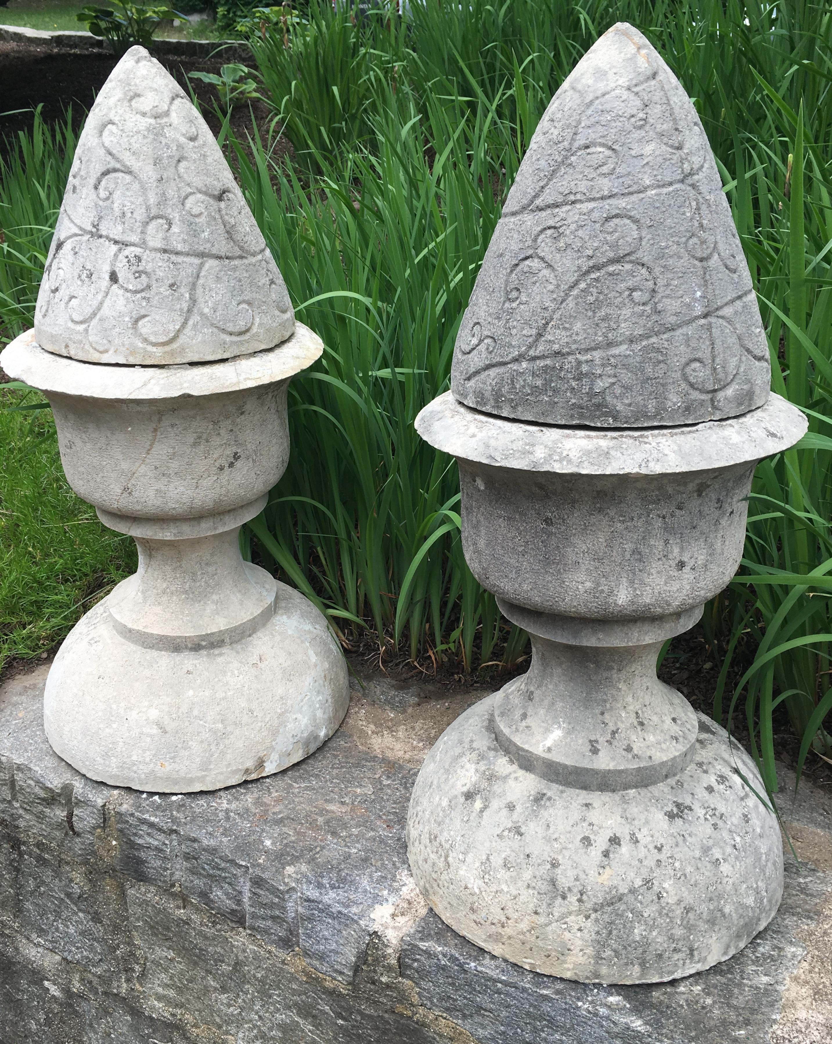 Pair of Grand 19th Century French Hand-Carved Limestone Finials In Good Condition For Sale In Woodbury, CT