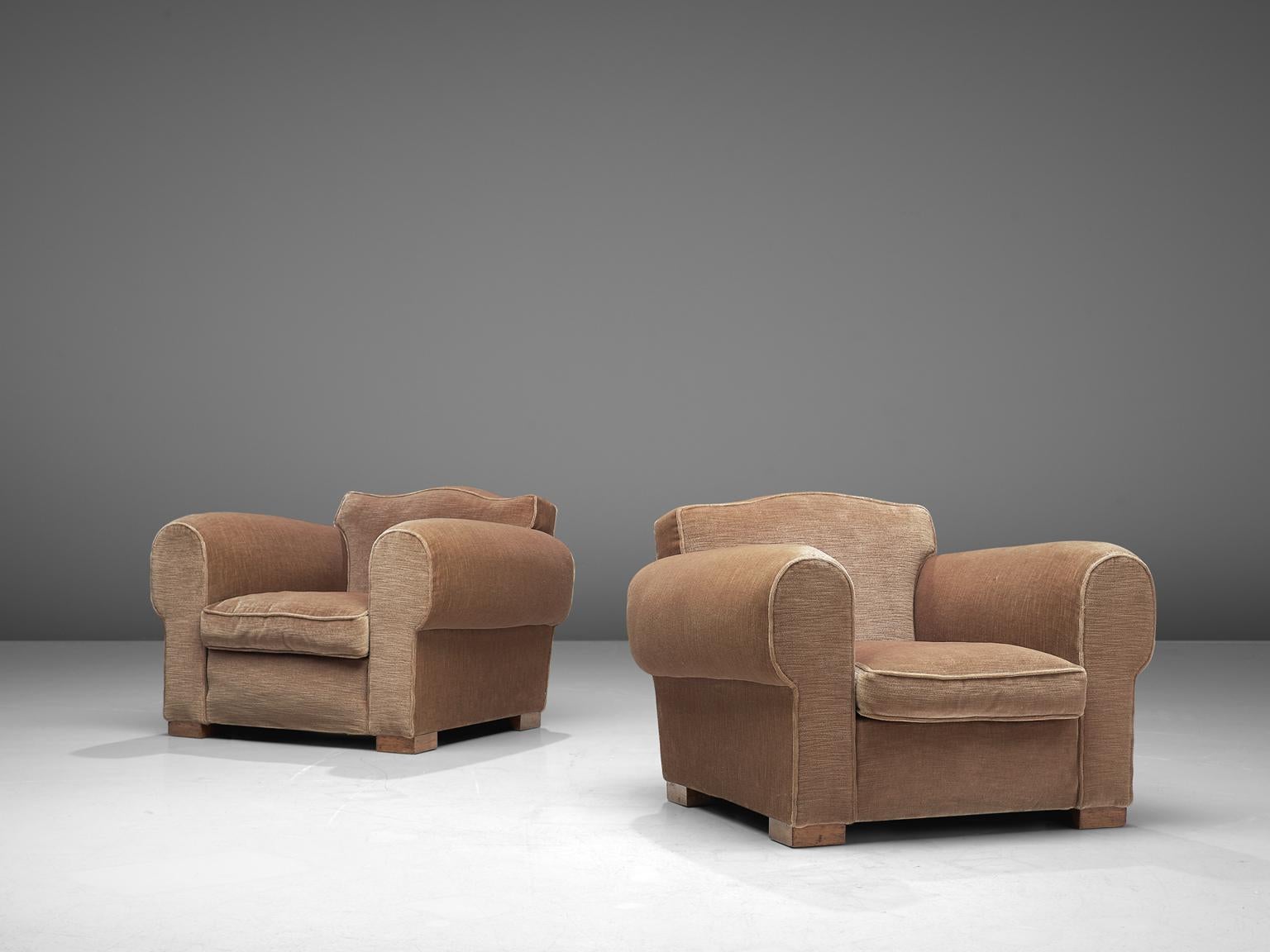 Mid-20th Century Pair of Grand Art Deco Lounge Chairs in Taupe Velvet by Maurice Rinck